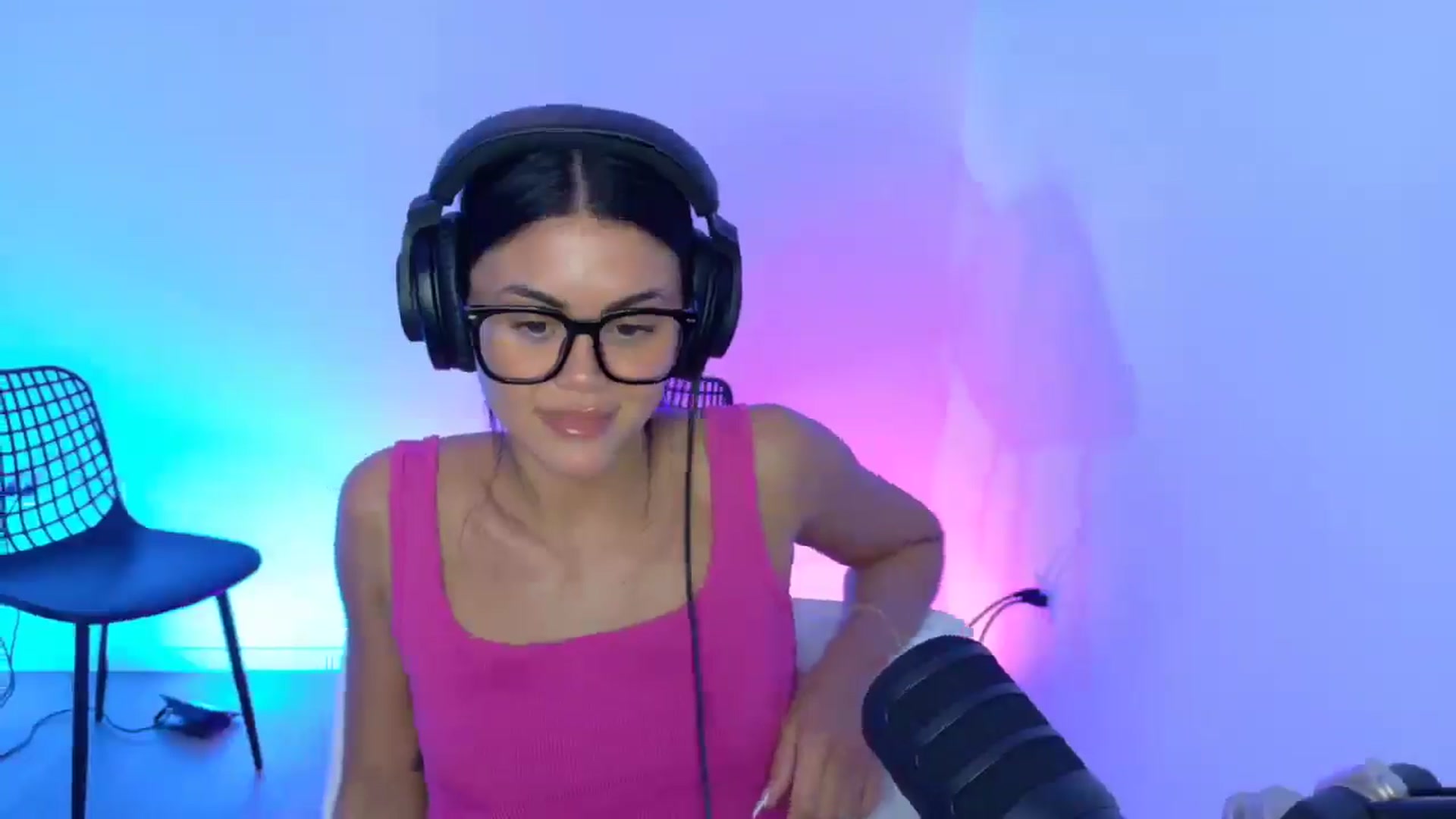 Gallery image thumbnail from alexzamora's myfreecams stream on, 04/01/2025, 02:43 image 14 of 20