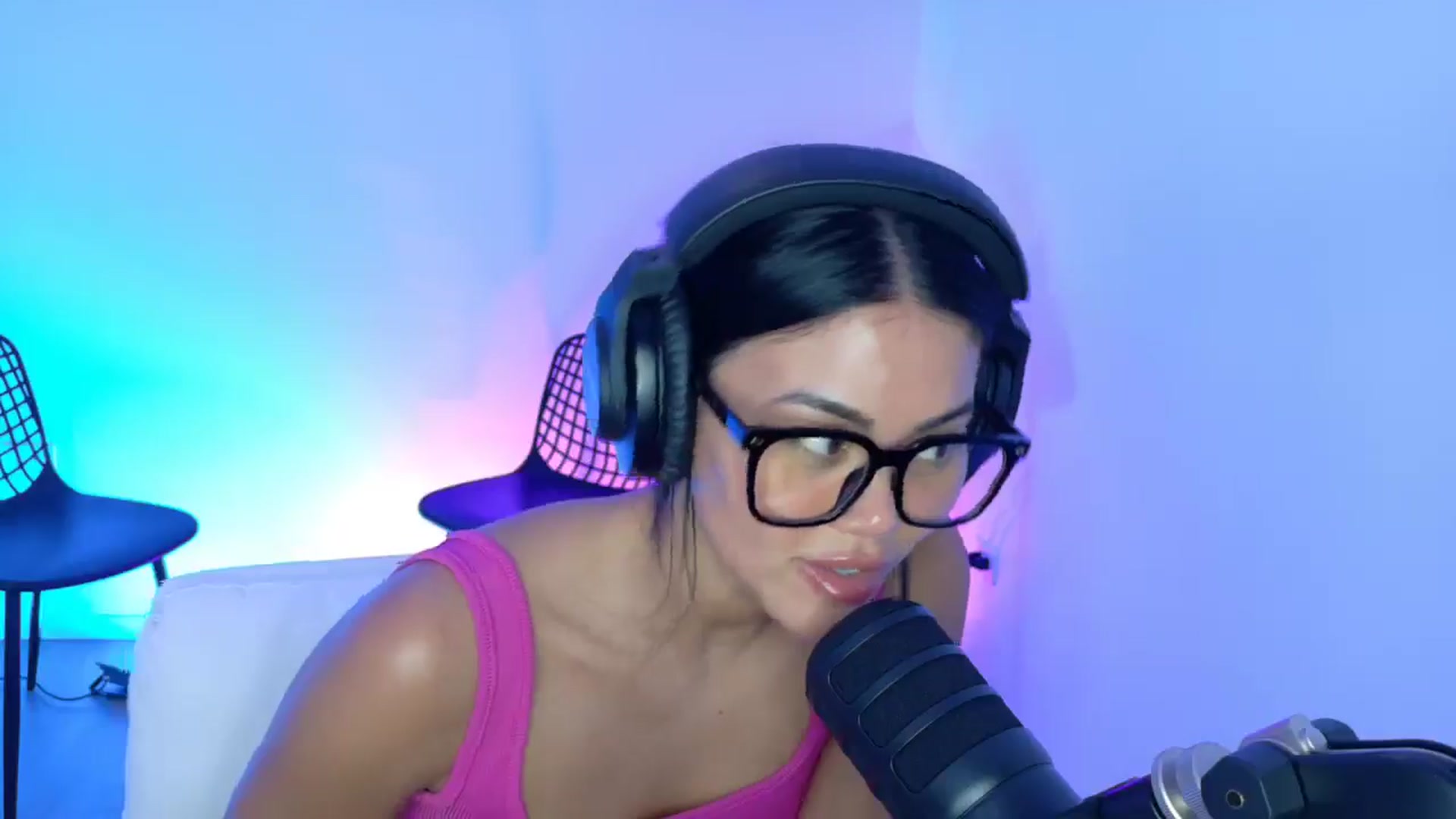 Gallery image thumbnail from alexzamora's myfreecams stream on, 04/01/2025, 02:43 image 7 of 20