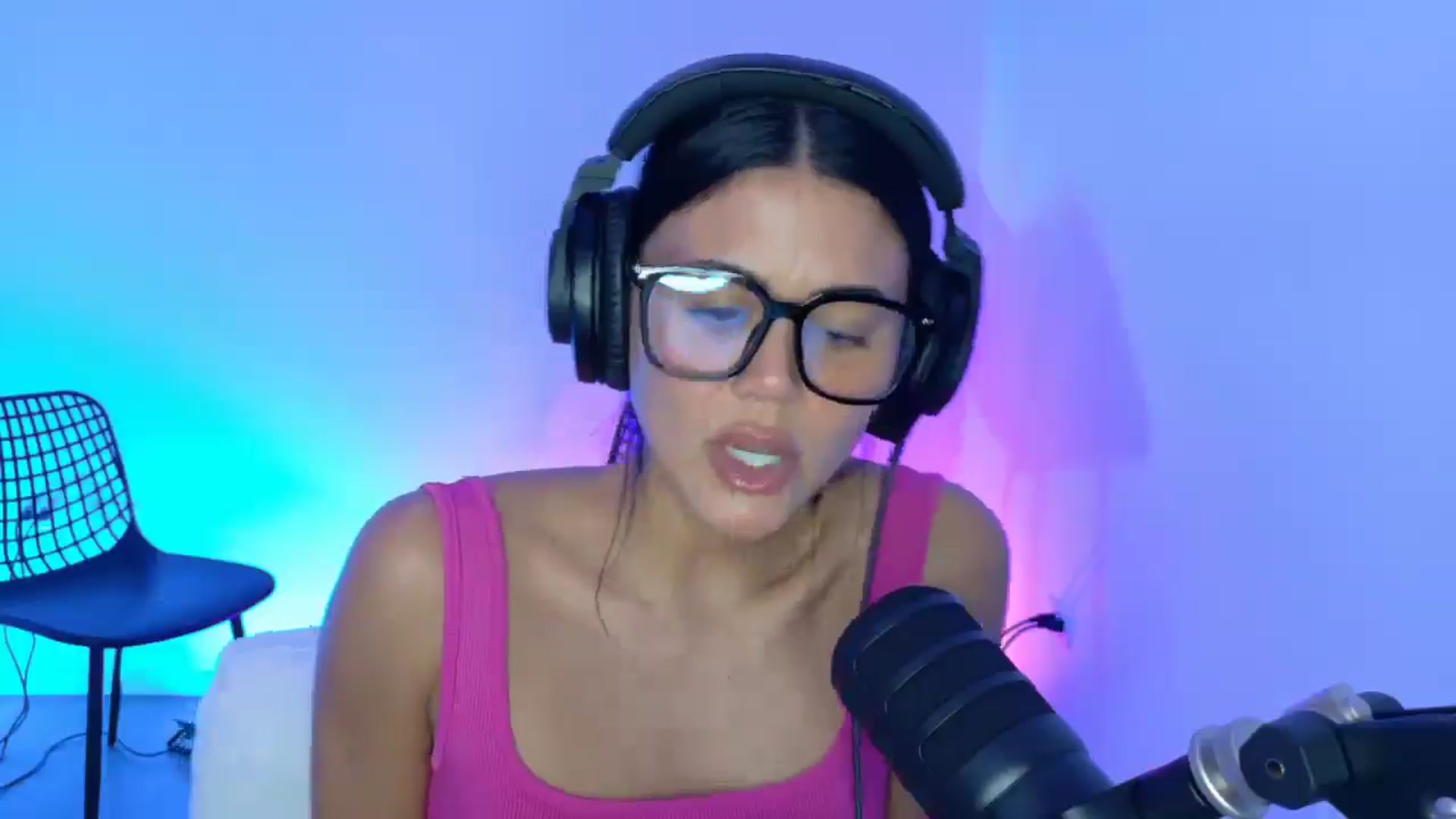 Gallery image thumbnail from alexzamora's myfreecams stream on, 04/01/2025, 02:43 image 18 of 20