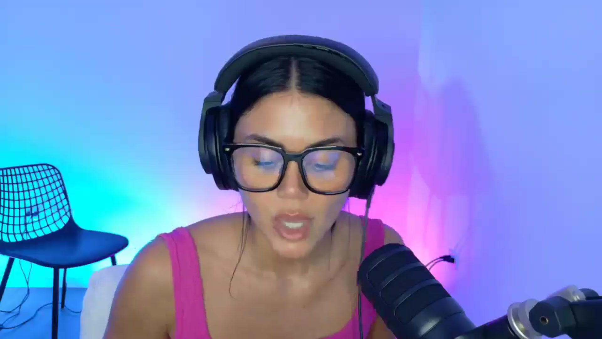 Gallery image thumbnail from alexzamora's myfreecams stream on, 04/01/2025, 02:43 image 17 of 20