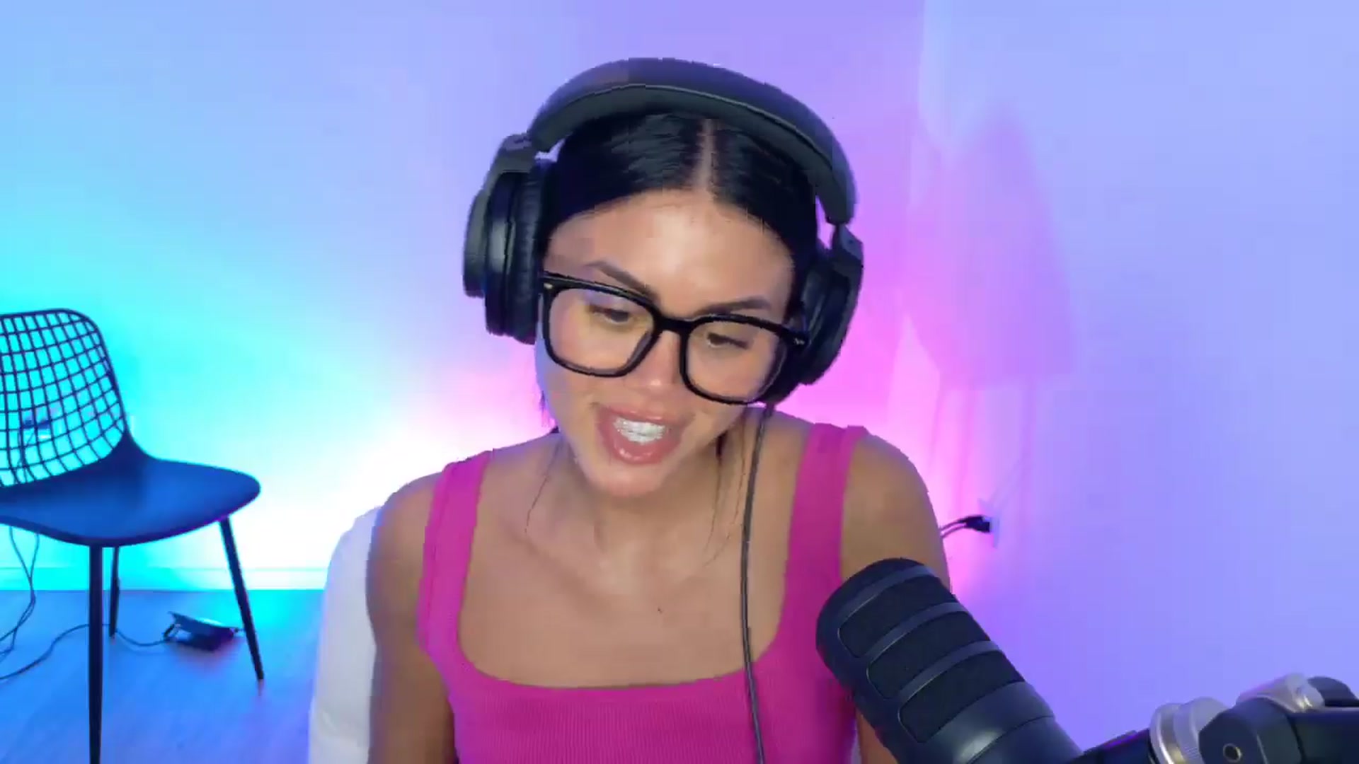 Gallery image thumbnail from alexzamora's myfreecams stream on, 04/01/2025, 02:43 image 12 of 20