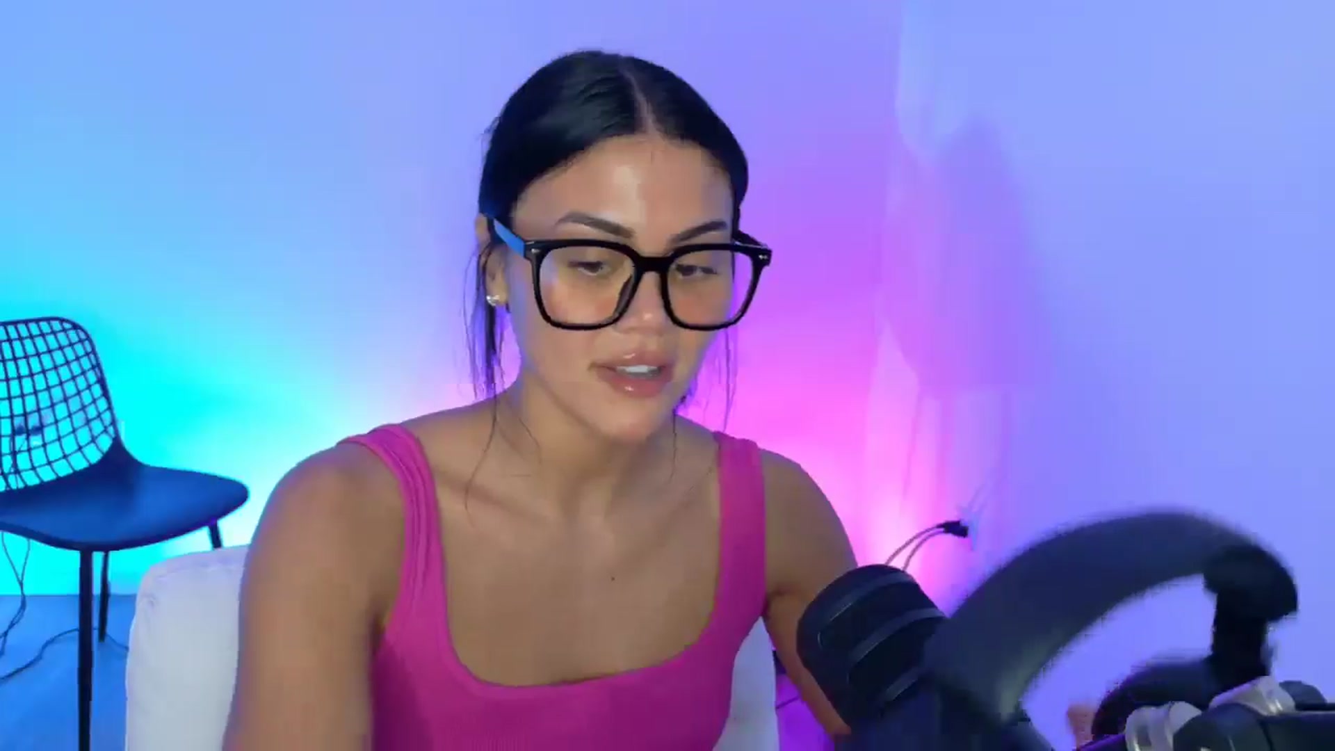 Gallery image thumbnail from alexzamora's myfreecams stream on, 04/01/2025, 02:43 image 6 of 20
