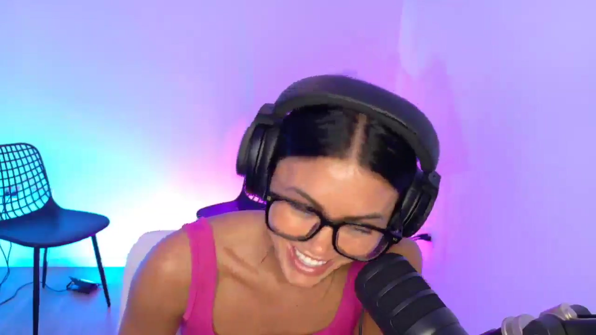 Gallery image thumbnail from alexzamora's myfreecams stream on, 04/01/2025, 02:43 image 8 of 20