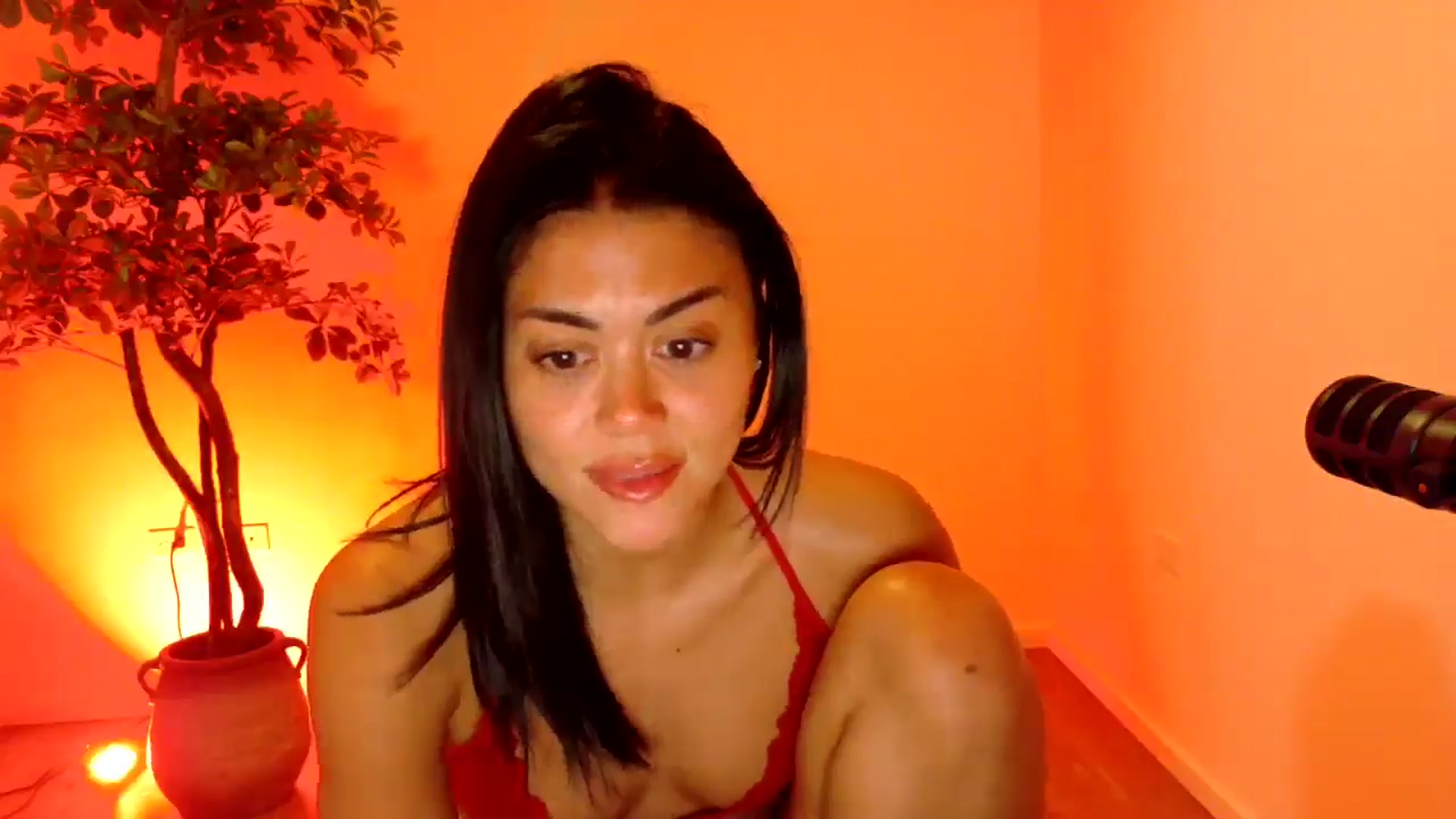 Gallery image thumbnail from alexzamora's myfreecams stream on, 04/03/2025, 05:02 image 2 of 20
