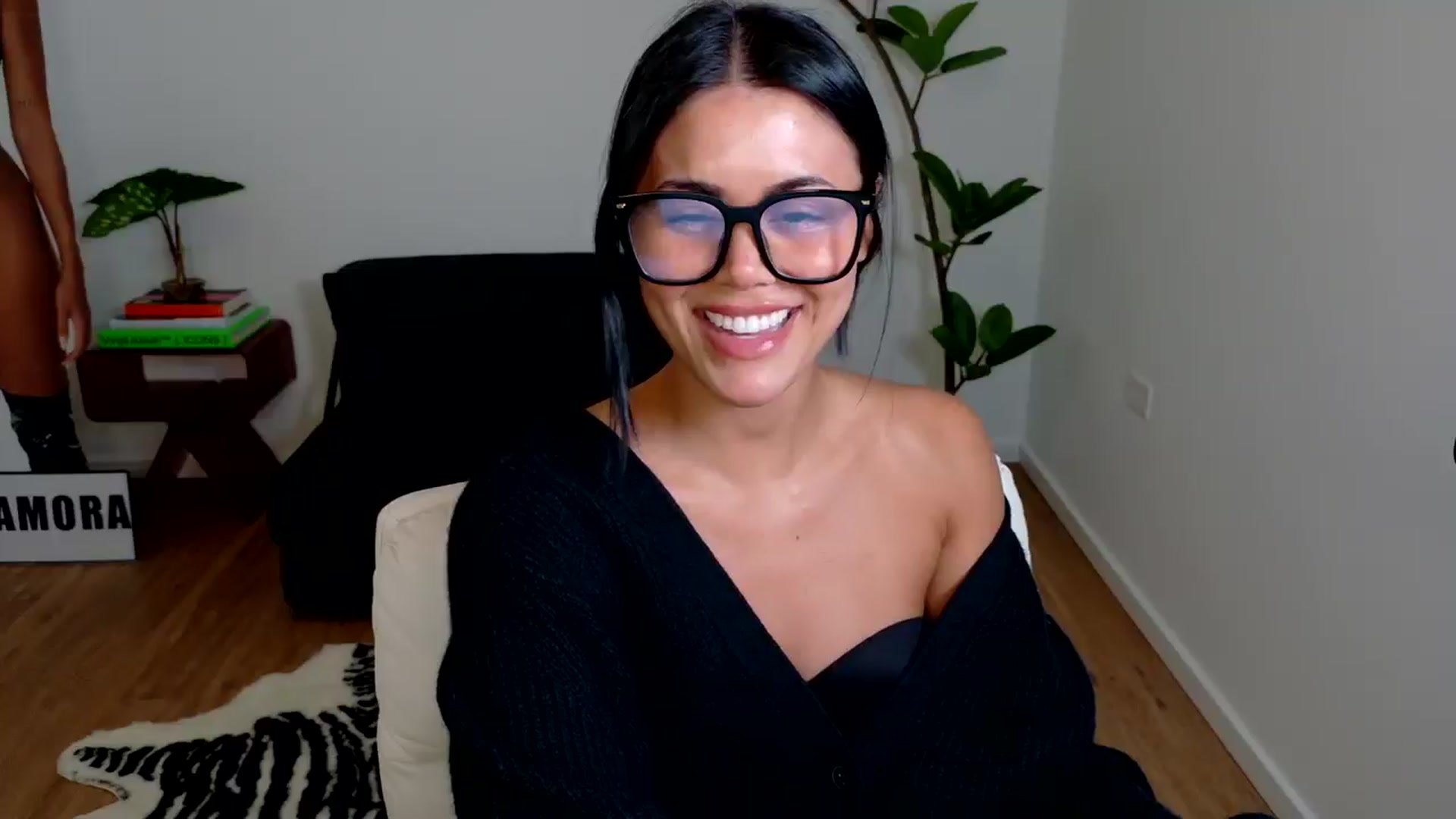 Gallery image thumbnail from alexzamora's myfreecams stream on, 04/17/2025, 05:09 image 1 of 20
