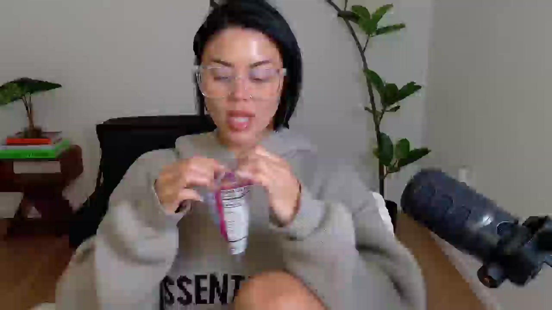 Gallery image thumbnail from alexzamora's myfreecams stream on, 04/25/2025, 05:24 image 5 of 20