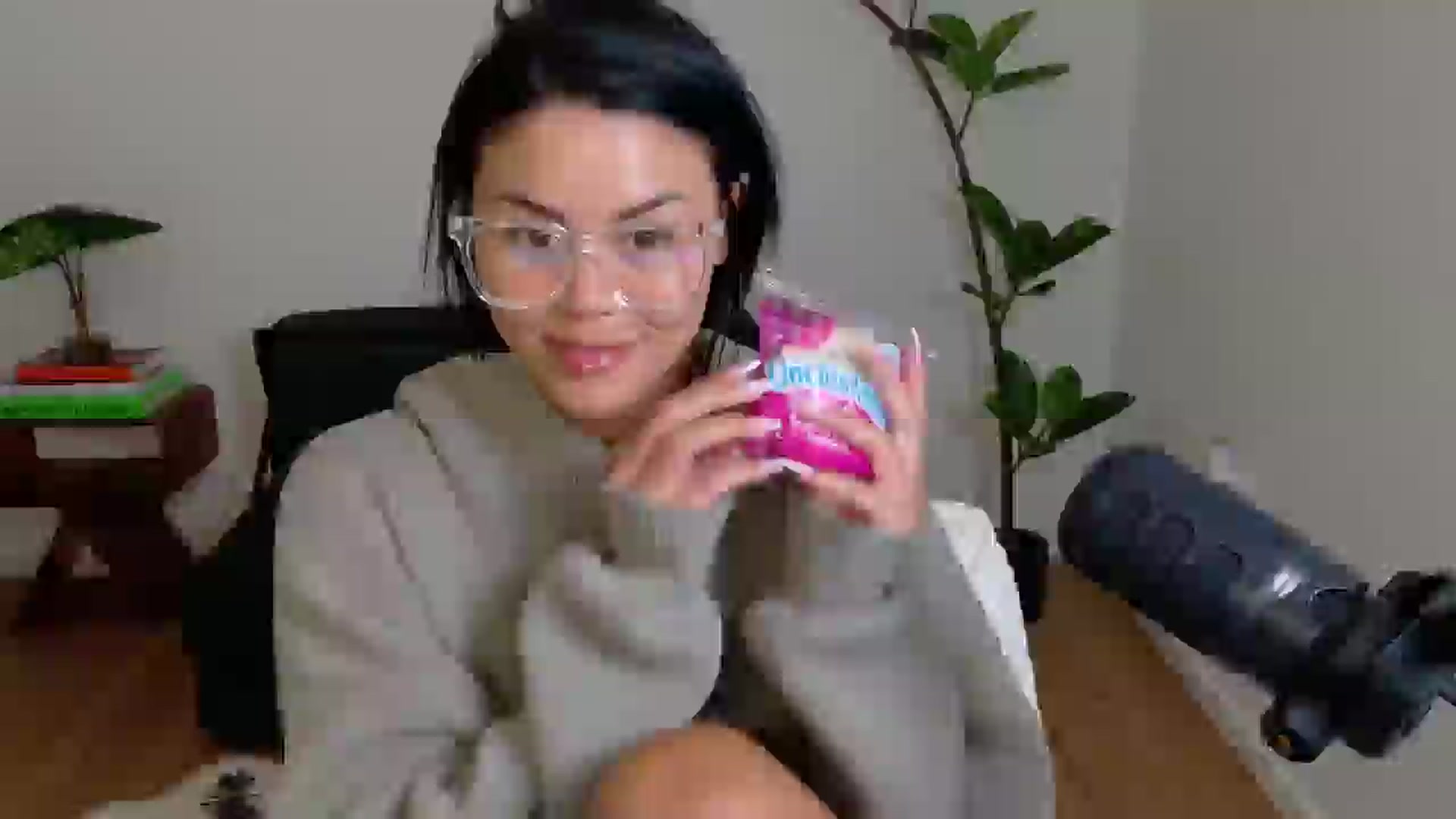 Gallery image thumbnail from alexzamora's myfreecams stream on, 04/25/2025, 05:24 image 1 of 20