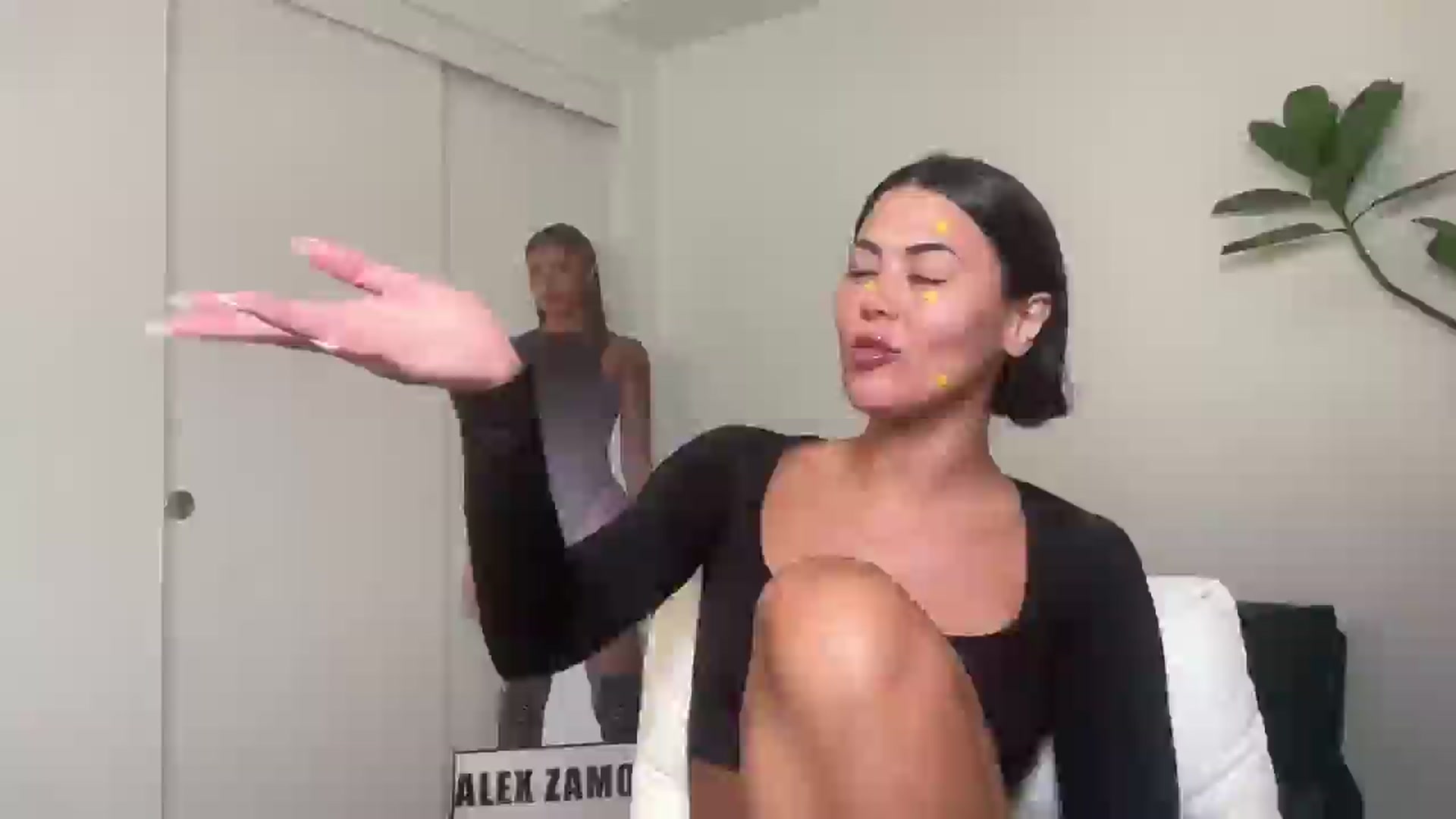 Gallery image thumbnail from alexzamora's myfreecams stream on, 04/27/2025, 05:01 image 11 of 20