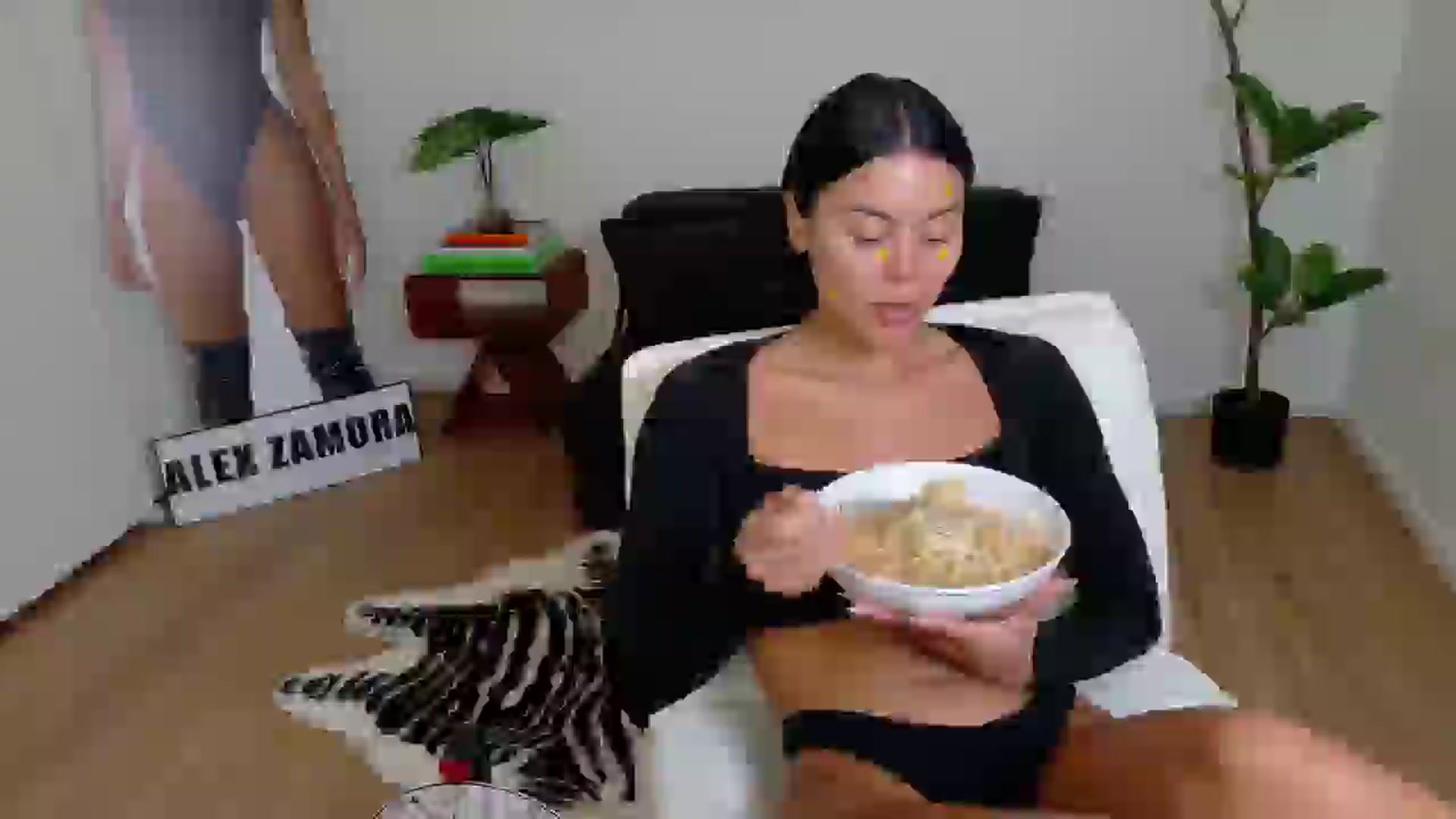 Gallery image thumbnail from alexzamora's myfreecams stream on, 04/27/2025, 05:38 image 10 of 20