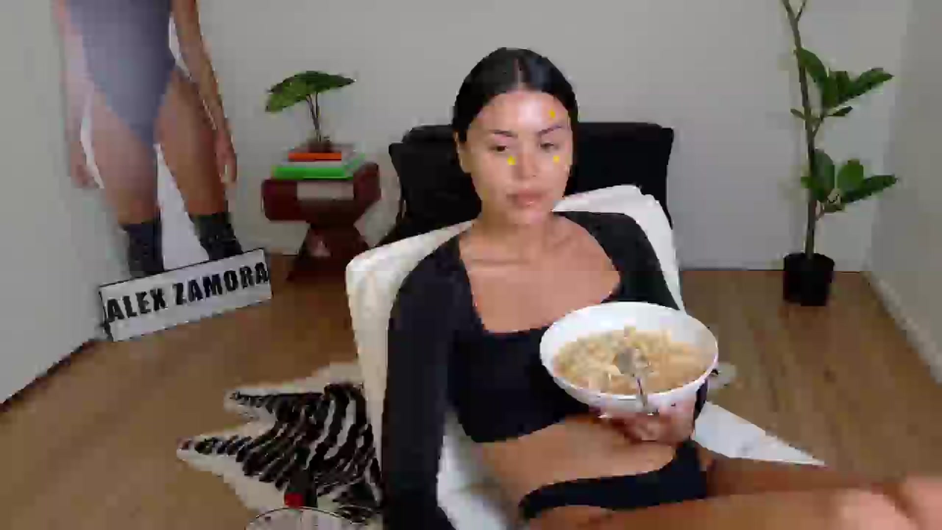 Gallery image thumbnail from alexzamora's myfreecams stream on, 04/27/2025, 05:38 image 16 of 20
