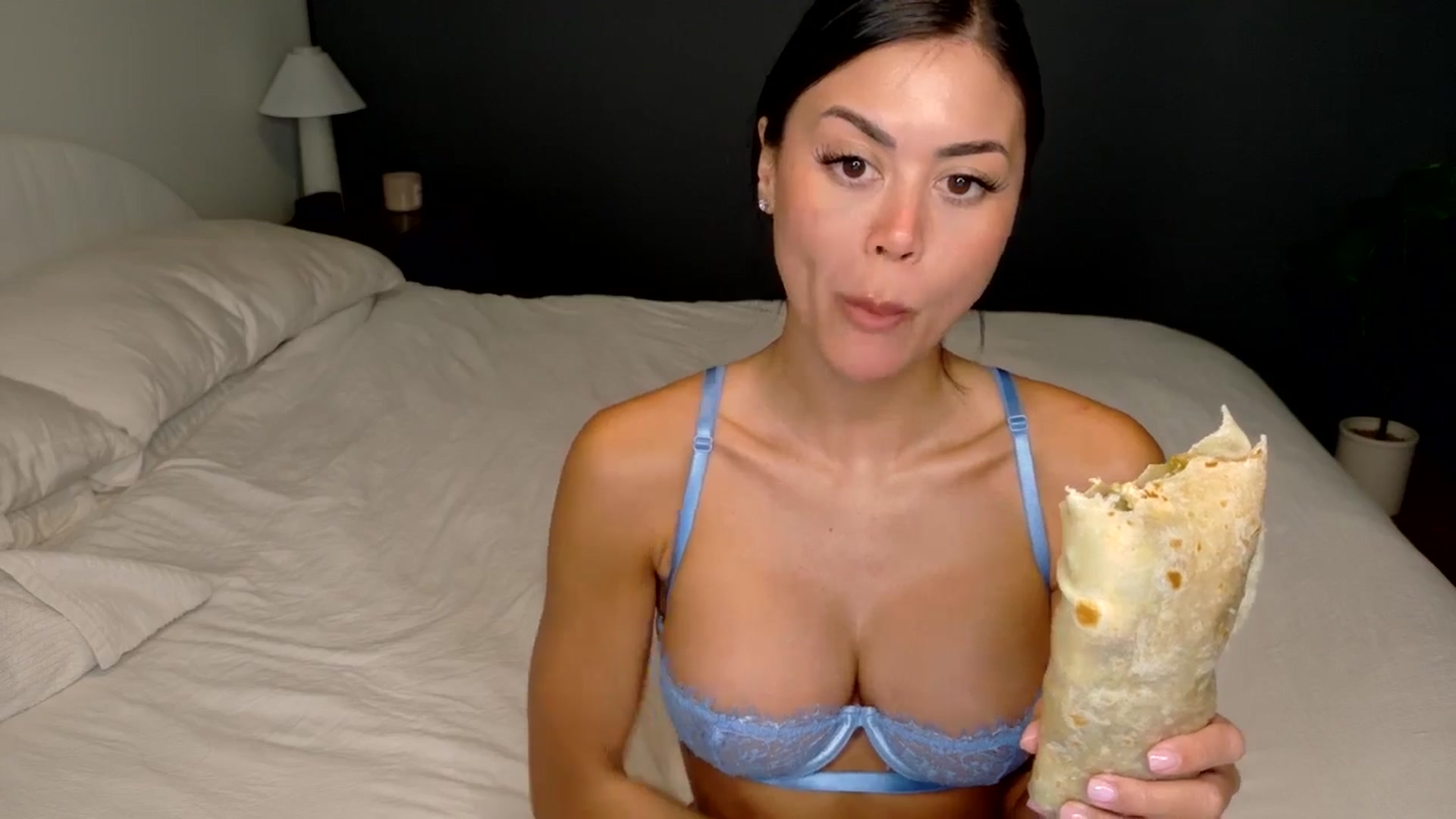Gallery image thumbnail from alexzamora's myfreecams stream on, 03/05/2026, 06:00 image 3 of 20