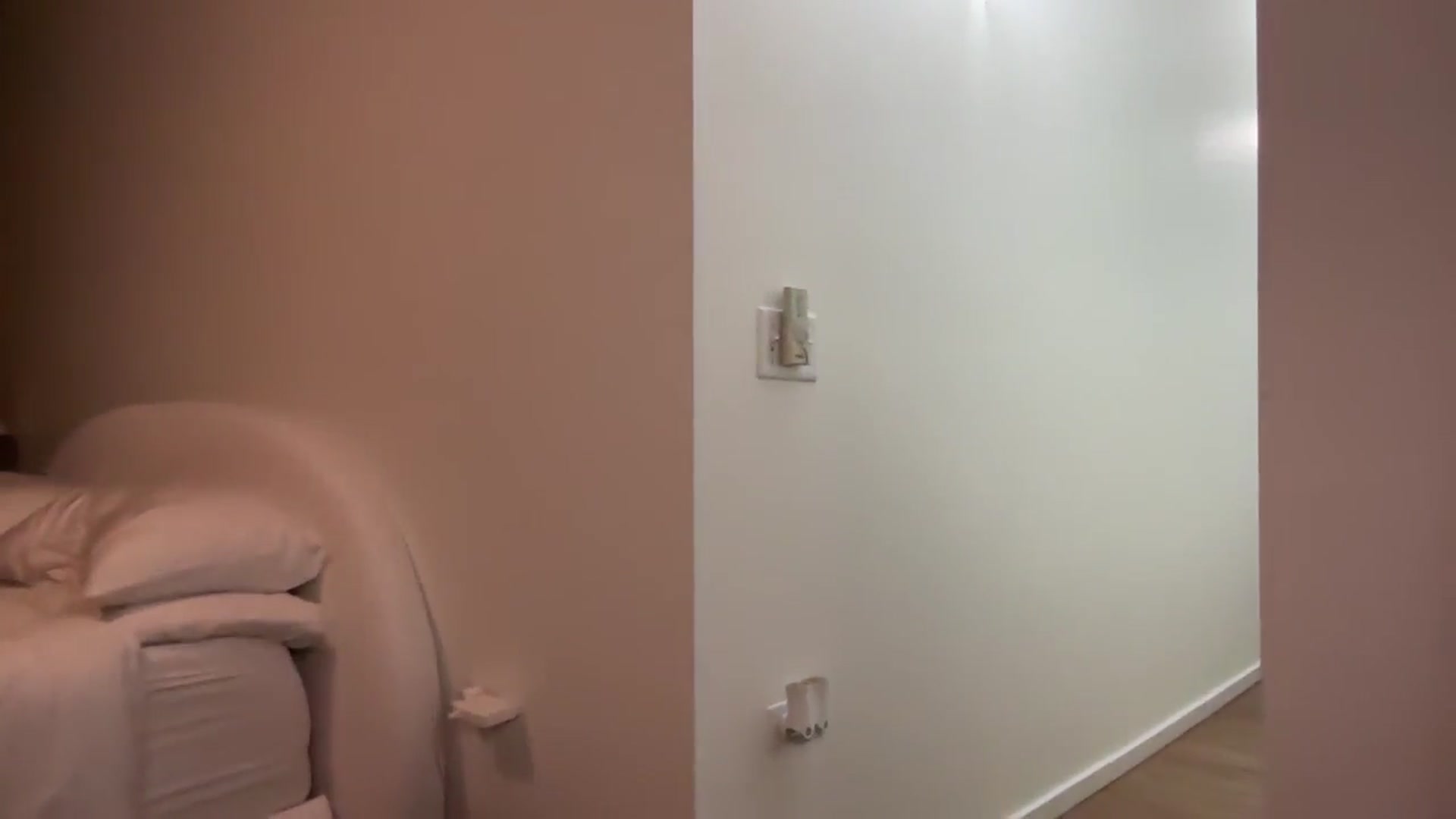 Gallery image thumbnail from alexzamora's myfreecams stream on, 04/15/2026, 04:44 image 4 of 20