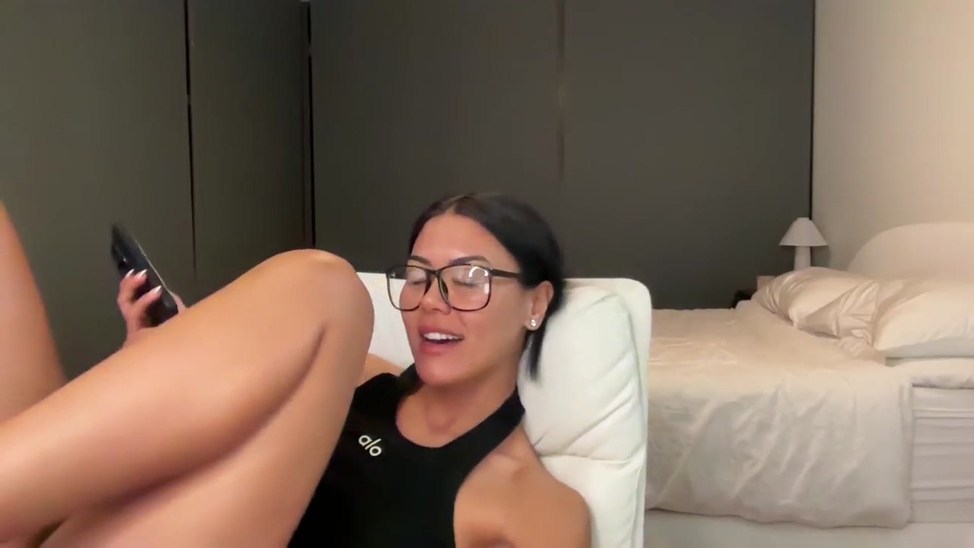 Gallery image thumbnail from alexzamora's myfreecams stream on, 04/15/2026, 04:44 image 14 of 20