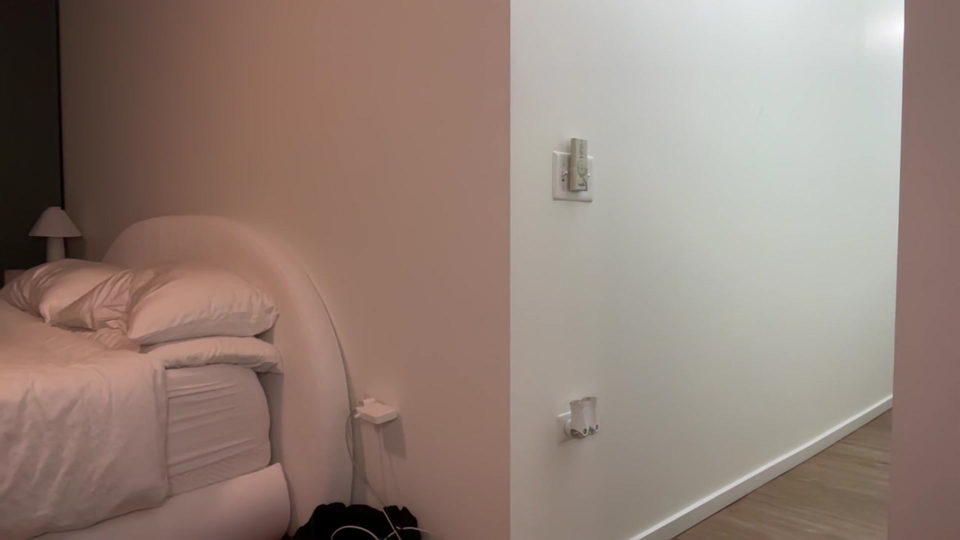 Gallery image thumbnail from alexzamora's myfreecams stream on, 04/15/2026, 04:44 image 17 of 20