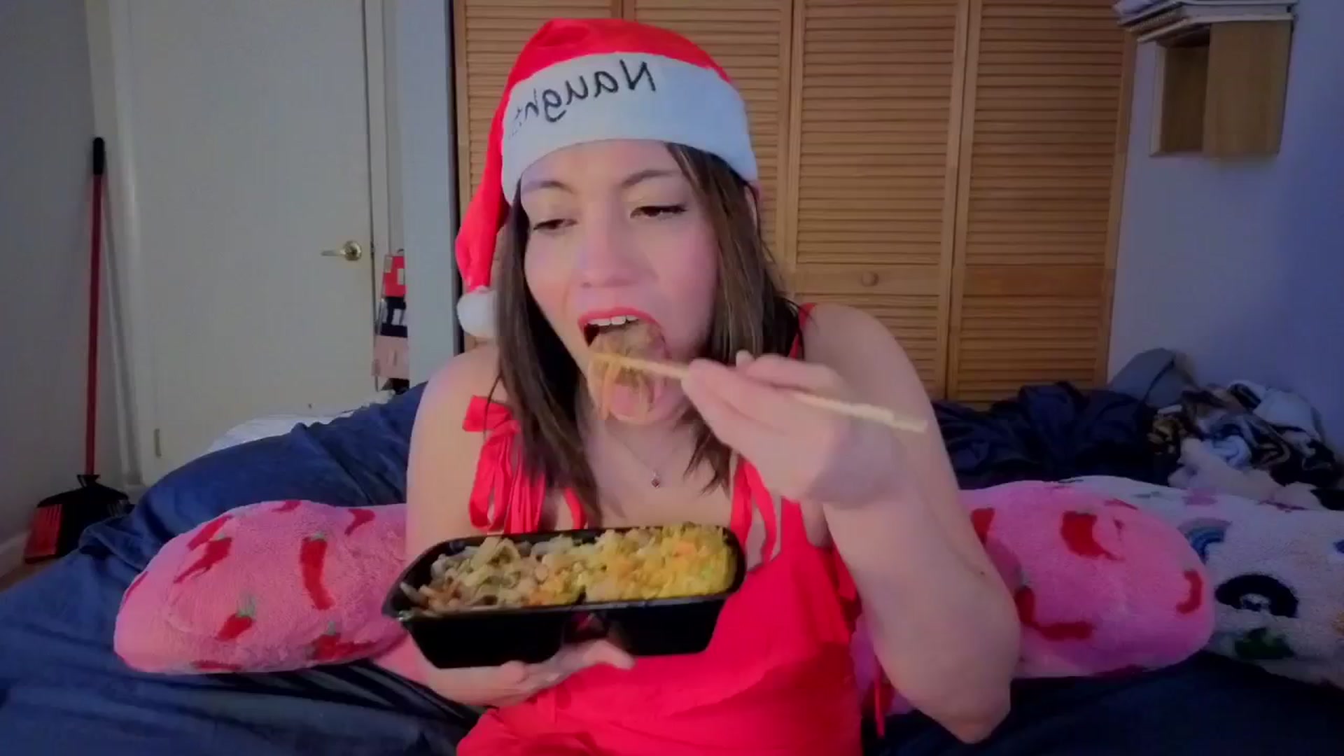 Gallery image thumbnail from ali696146's myfreecams stream on, 12/25/2025, 04:18 image 1 of 20