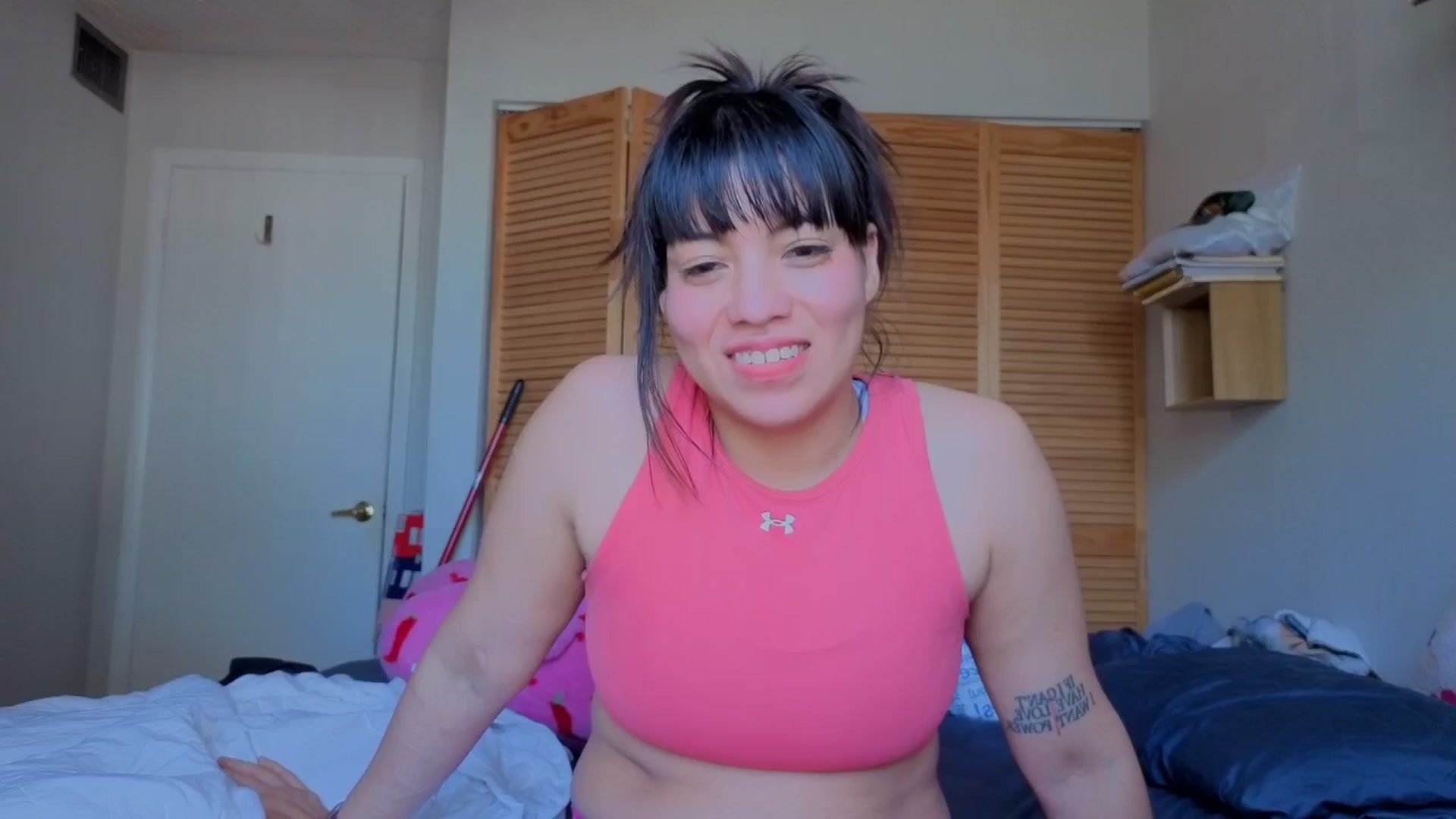 Gallery image thumbnail from ali696146's myfreecams stream on, 12/25/2025, 16:32 image 6 of 20