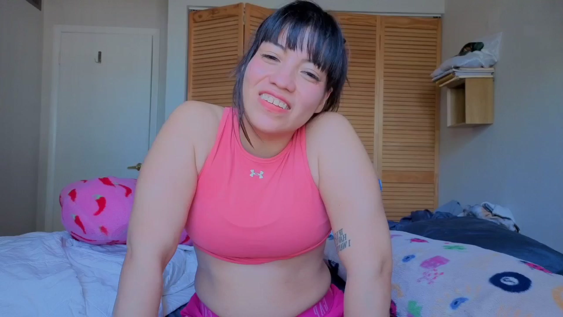 Gallery image thumbnail from ali696146's myfreecams stream on, 12/25/2025, 16:32 image 14 of 20