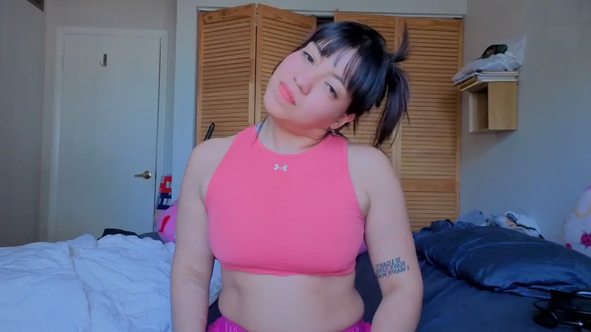 Gallery image thumbnail from ali696146's myfreecams stream on, 12/25/2025, 16:32 image 12 of 20