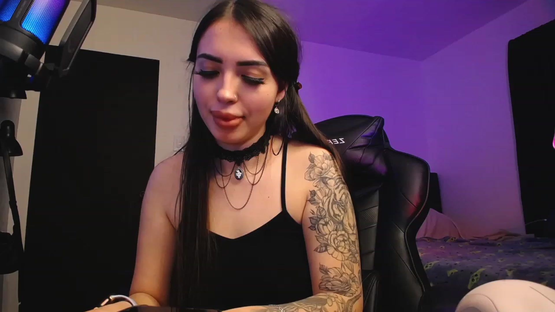 Gallery image thumbnail from alice6xx's myfreecams stream on, 05/26/2023, 03:41 image 6 of 20
