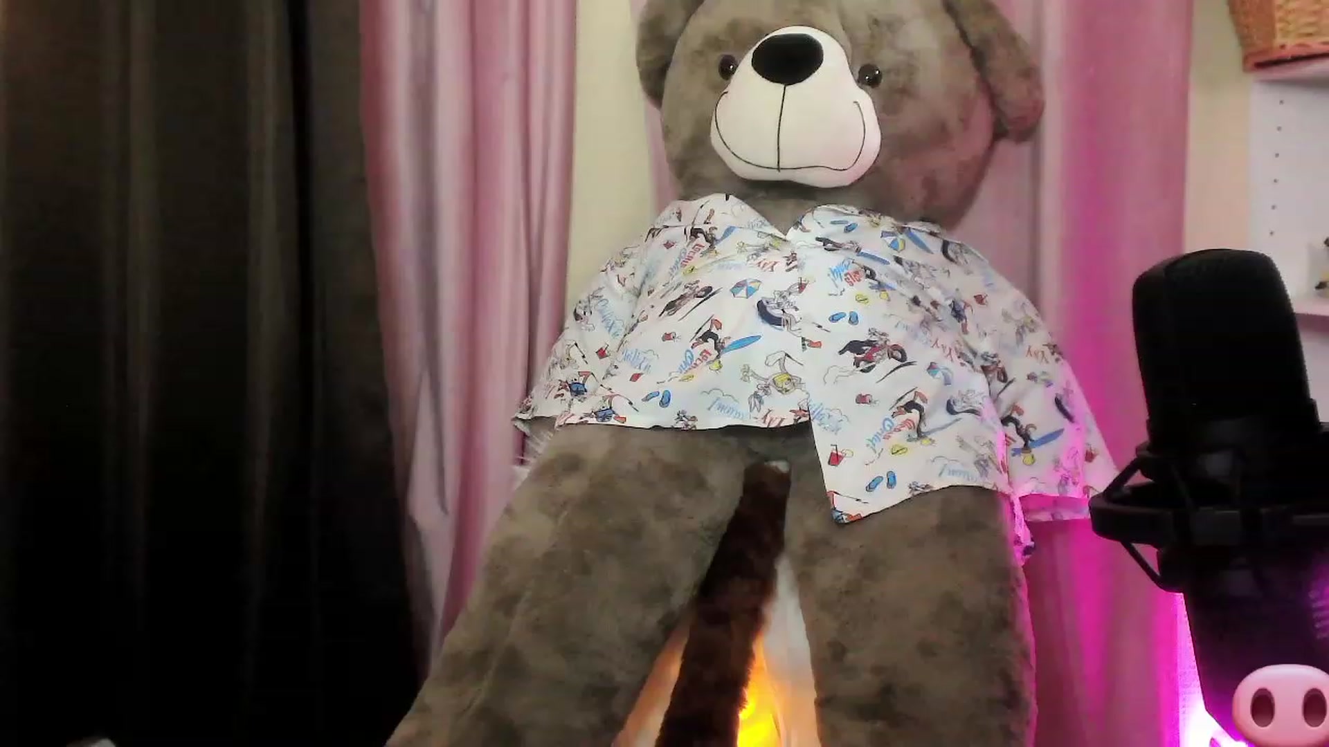 Gallery image thumbnail from alice______'s myfreecams stream on, 06/18/2023, 06:01 image 12 of 20