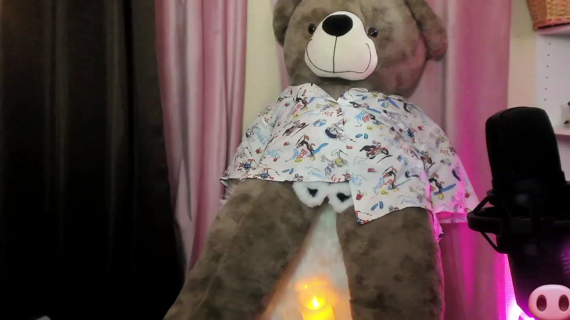 Gallery image thumbnail from alice______'s myfreecams stream on, 06/18/2023, 06:01 image 11 of 20