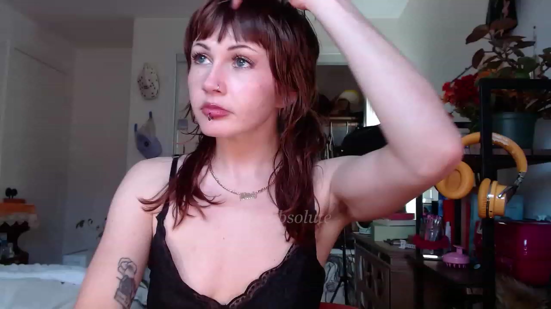 Gallery image thumbnail from aliceabs0lute's myfreecams stream on, 12/08/2022, 20:28 image 12 of 20