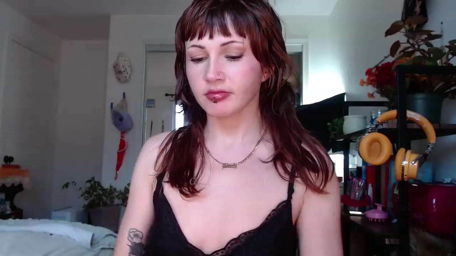Gallery image thumbnail from aliceabs0lute's myfreecams stream on, 12/08/2022, 20:28 image 4 of 20
