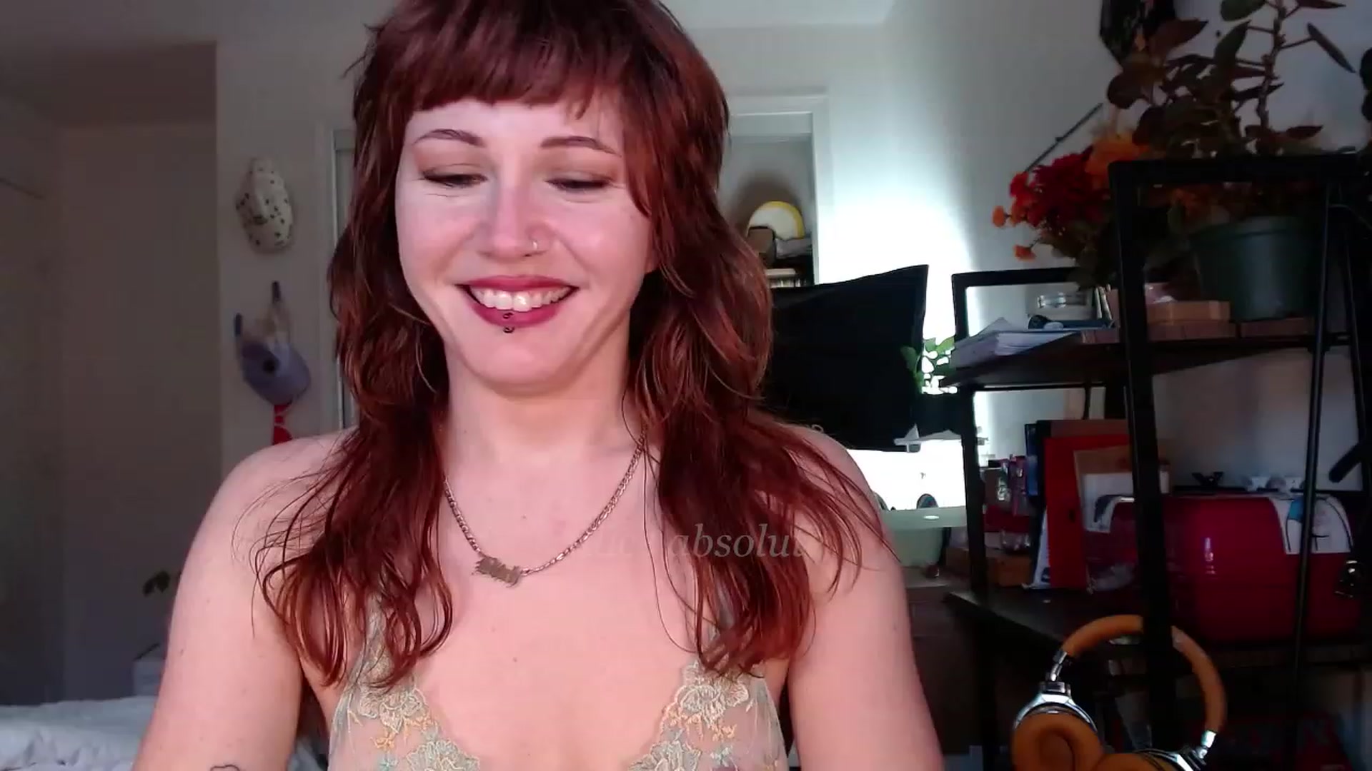 Gallery image thumbnail from aliceabs0lute's myfreecams stream on, 12/11/2022, 21:04 image 11 of 20