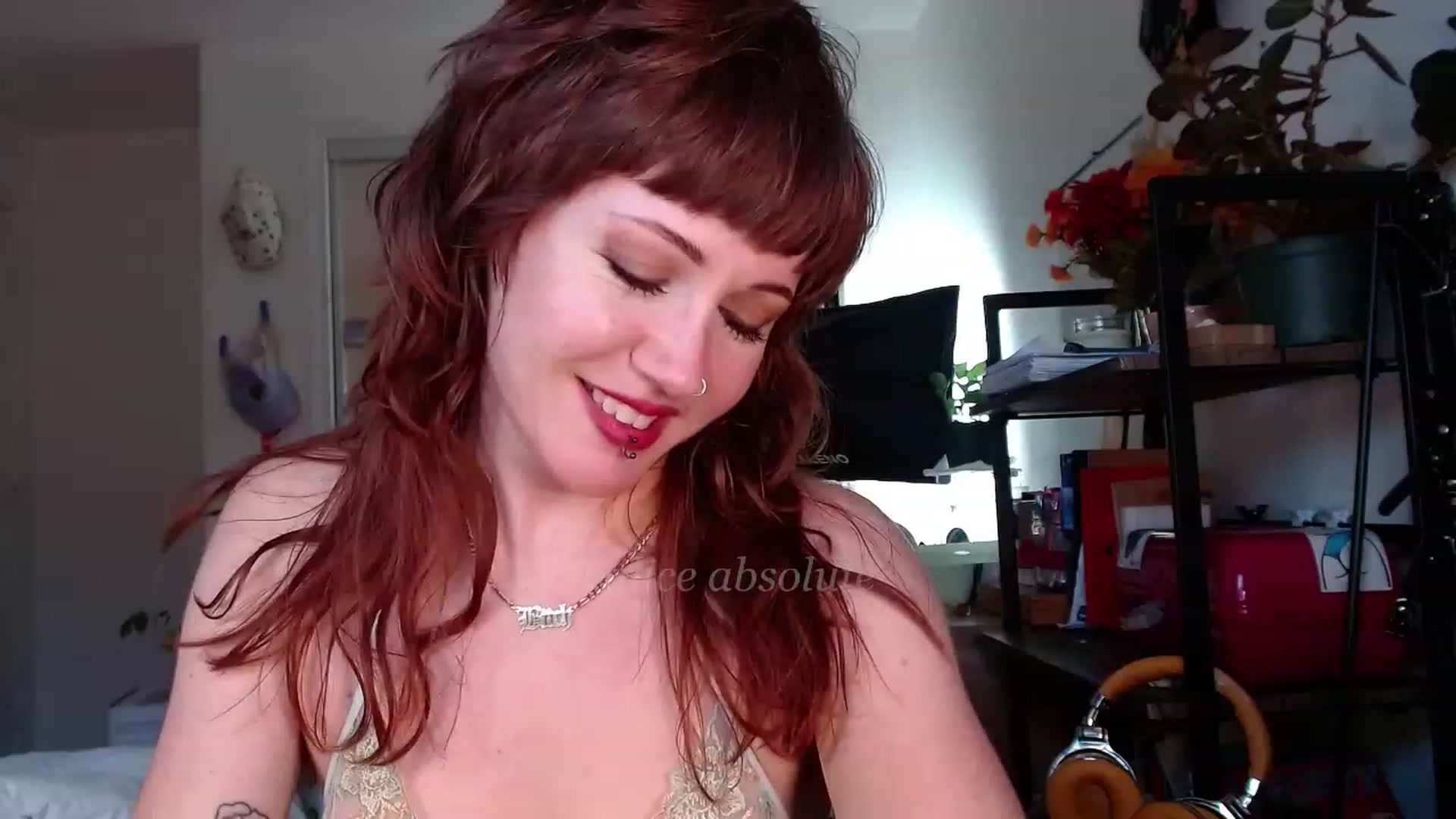 Gallery image thumbnail from aliceabs0lute's myfreecams stream on, 12/11/2022, 21:04 image 3 of 20