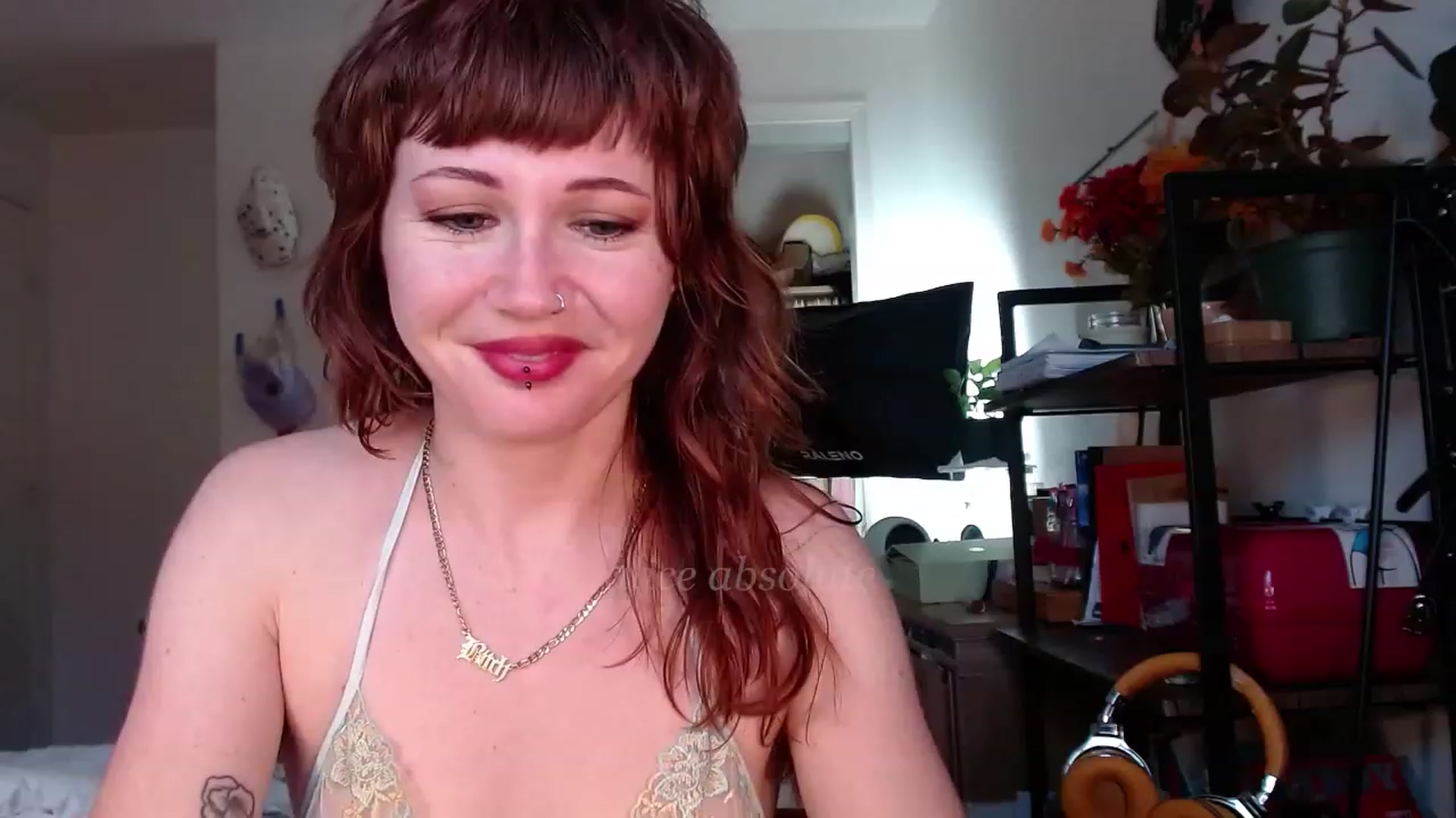 Gallery image thumbnail from aliceabs0lute's myfreecams stream on, 12/11/2022, 21:04 image 7 of 20