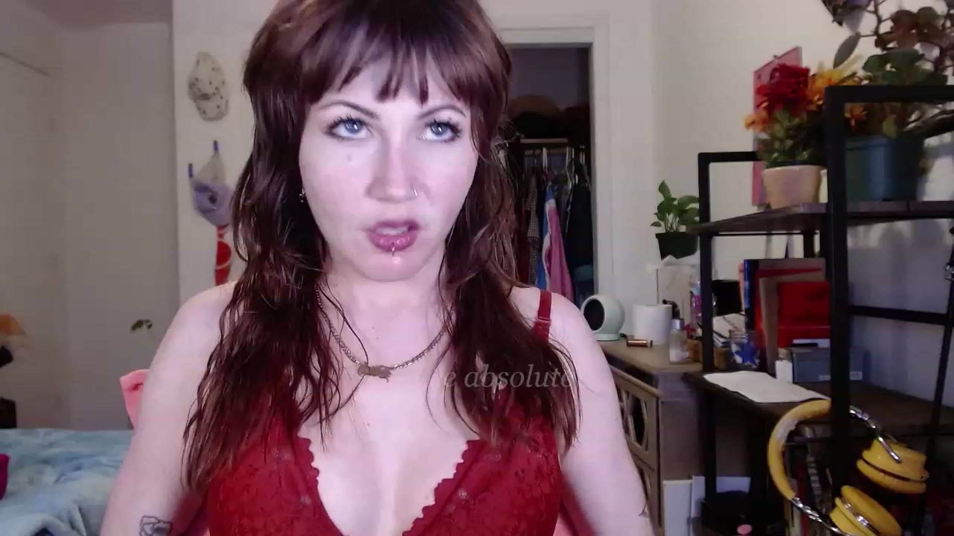 Gallery image thumbnail from aliceabs0lute's myfreecams stream on, 12/30/2022, 24:04 image 13 of 20