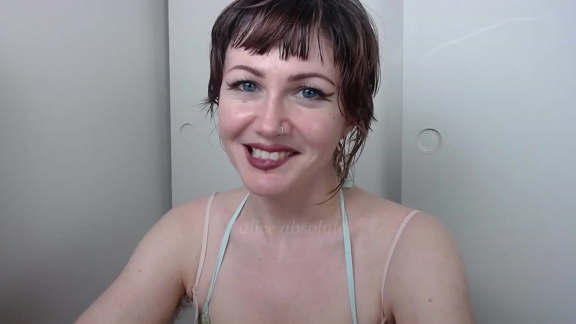 Gallery image thumbnail from aliceabs0lute's myfreecams stream on, 01/27/2023, 24:14 image 13 of 20