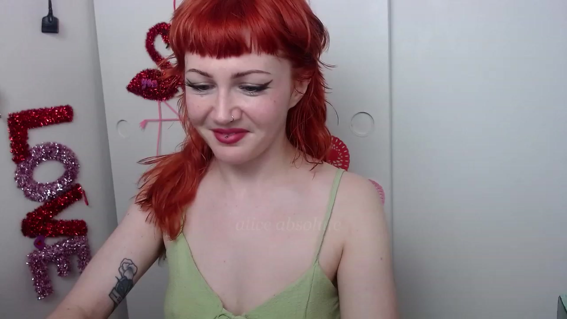 Gallery image thumbnail from aliceabs0lute's myfreecams stream on, 01/31/2023, 23:40 image 10 of 20