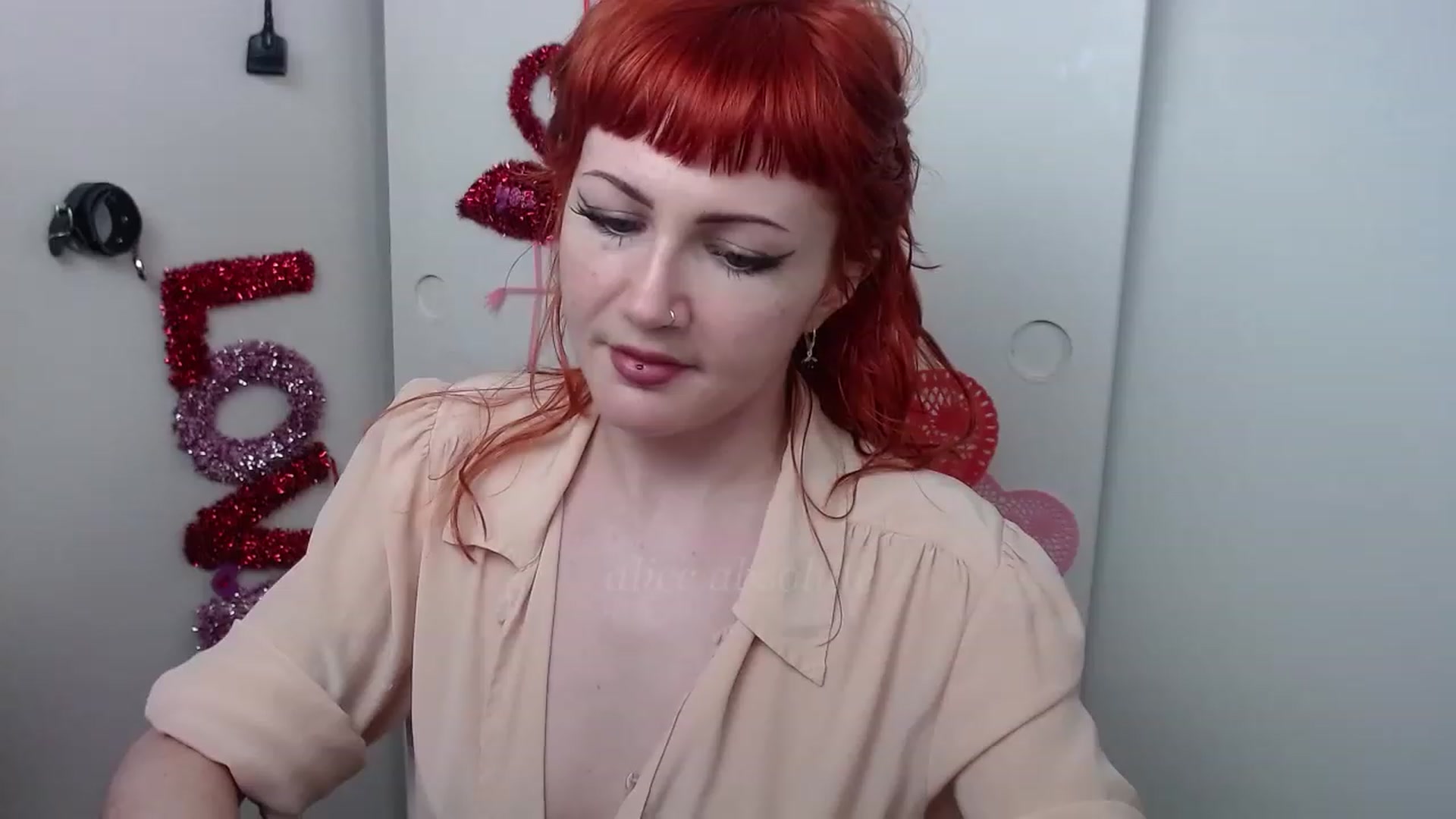 Gallery image thumbnail from aliceabs0lute's myfreecams stream on, 02/01/2023, 22:38 image 10 of 20