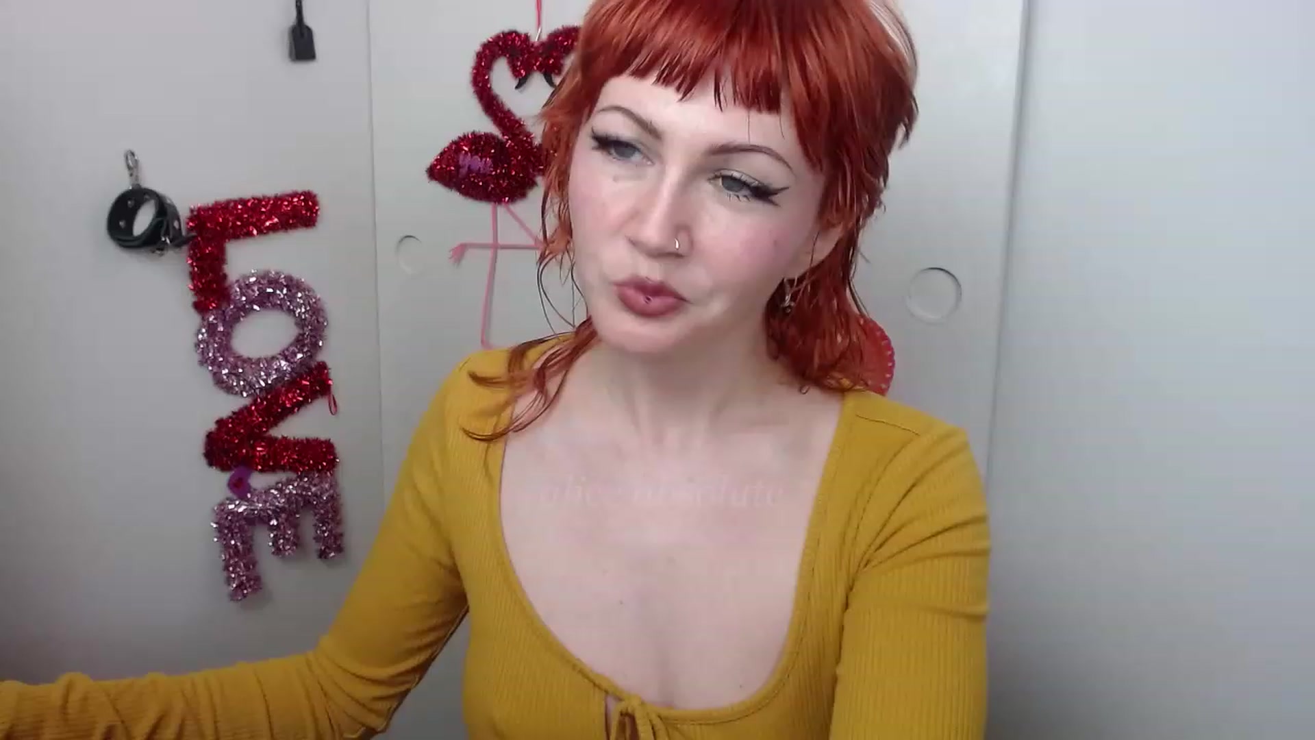 Gallery image thumbnail from aliceabs0lute's myfreecams stream on, 02/05/2023, 23:50 image 11 of 20