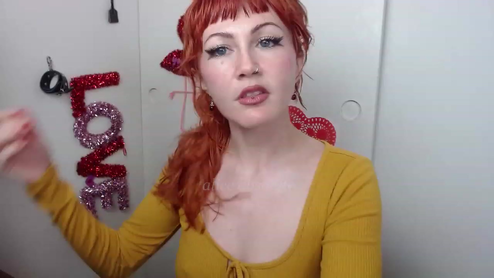 Gallery image thumbnail from aliceabs0lute's myfreecams stream on, 02/05/2023, 23:50 image 10 of 20