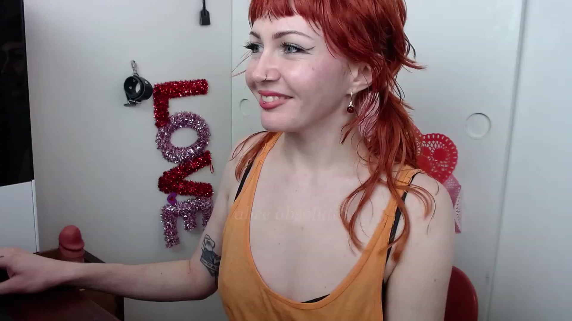 Gallery image thumbnail from aliceabs0lute's myfreecams stream on, 02/06/2023, 22:31 image 11 of 20
