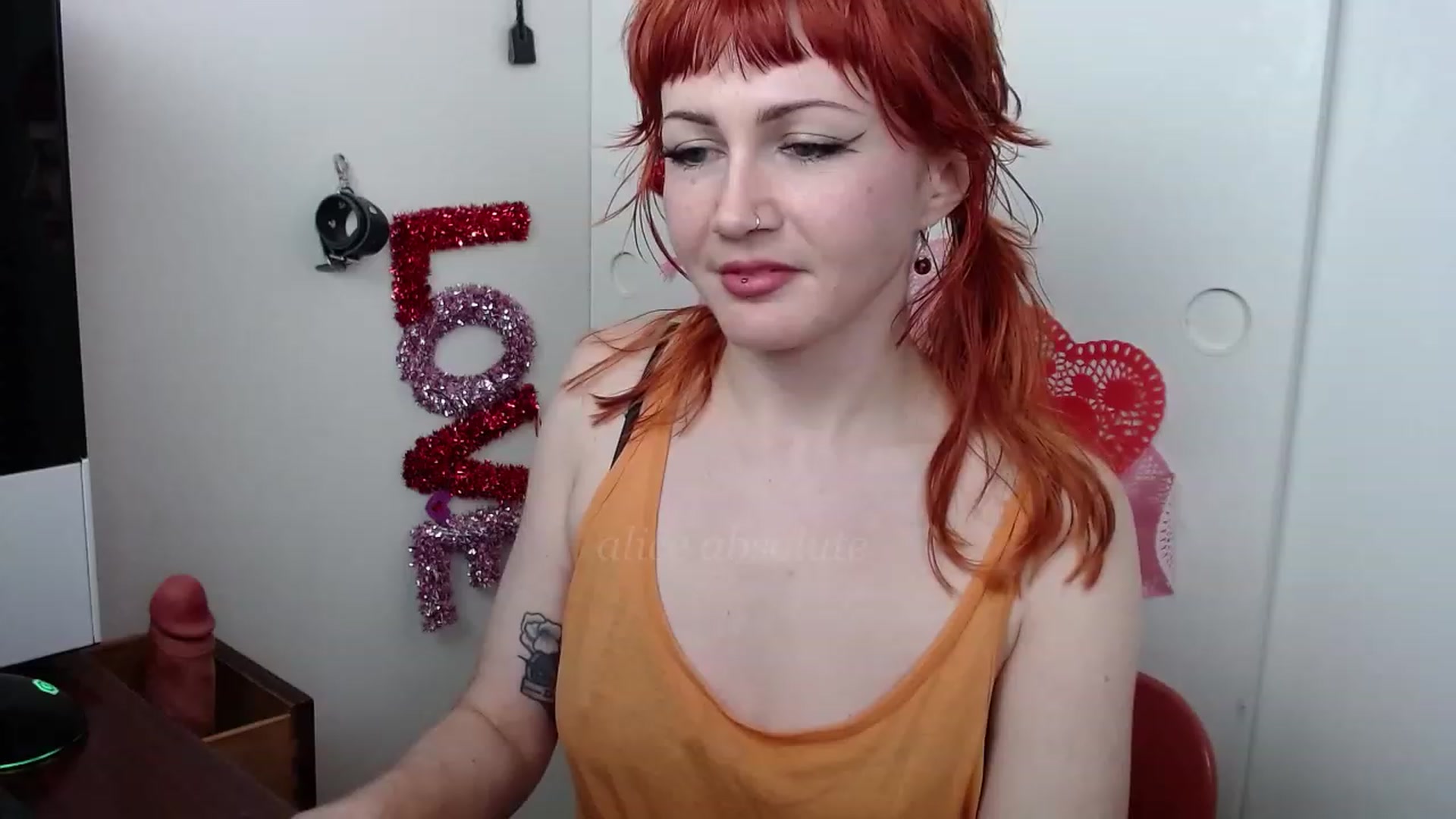 Gallery image thumbnail from aliceabs0lute's myfreecams stream on, 02/06/2023, 22:31 image 20 of 20