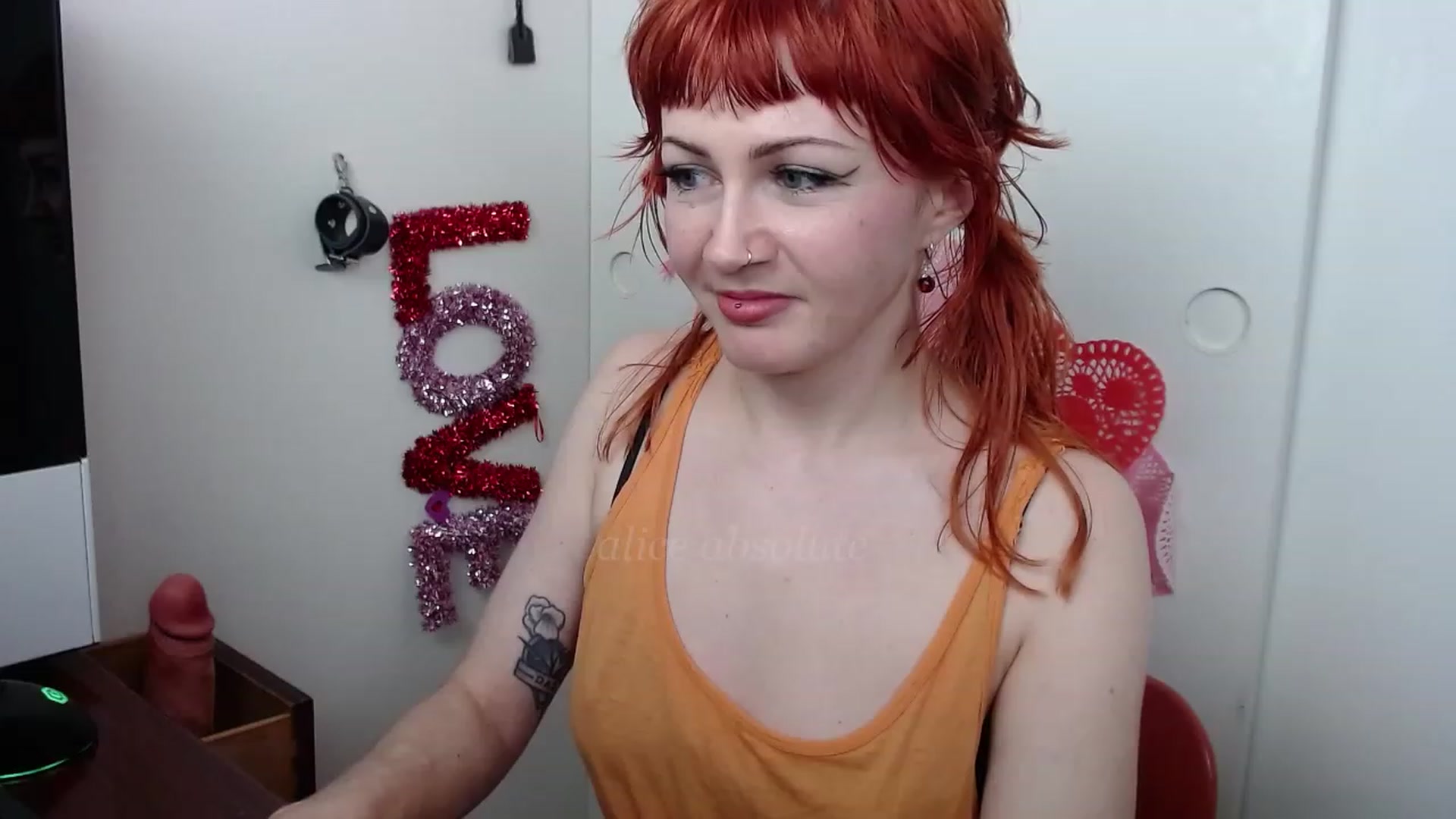 Gallery image thumbnail from aliceabs0lute's myfreecams stream on, 02/06/2023, 22:31 image 16 of 20