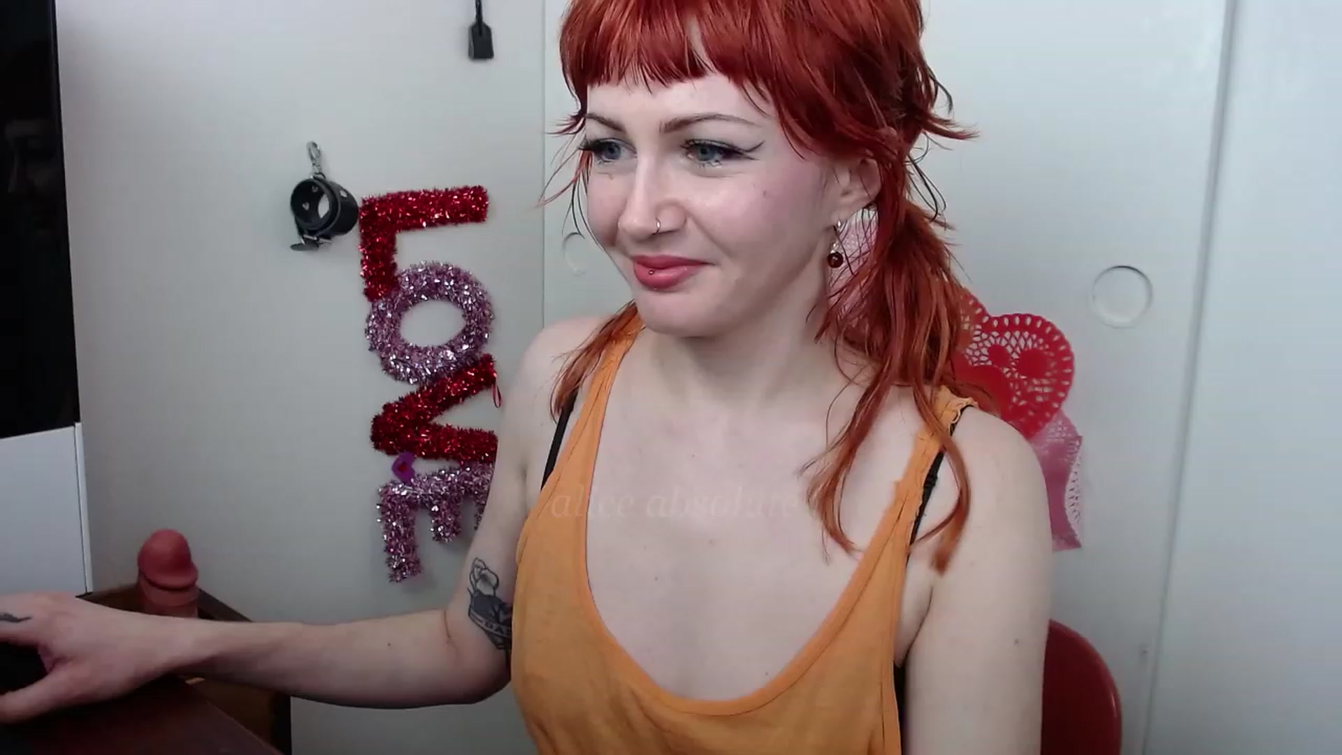 Gallery image thumbnail from aliceabs0lute's myfreecams stream on, 02/06/2023, 22:31 image 12 of 20