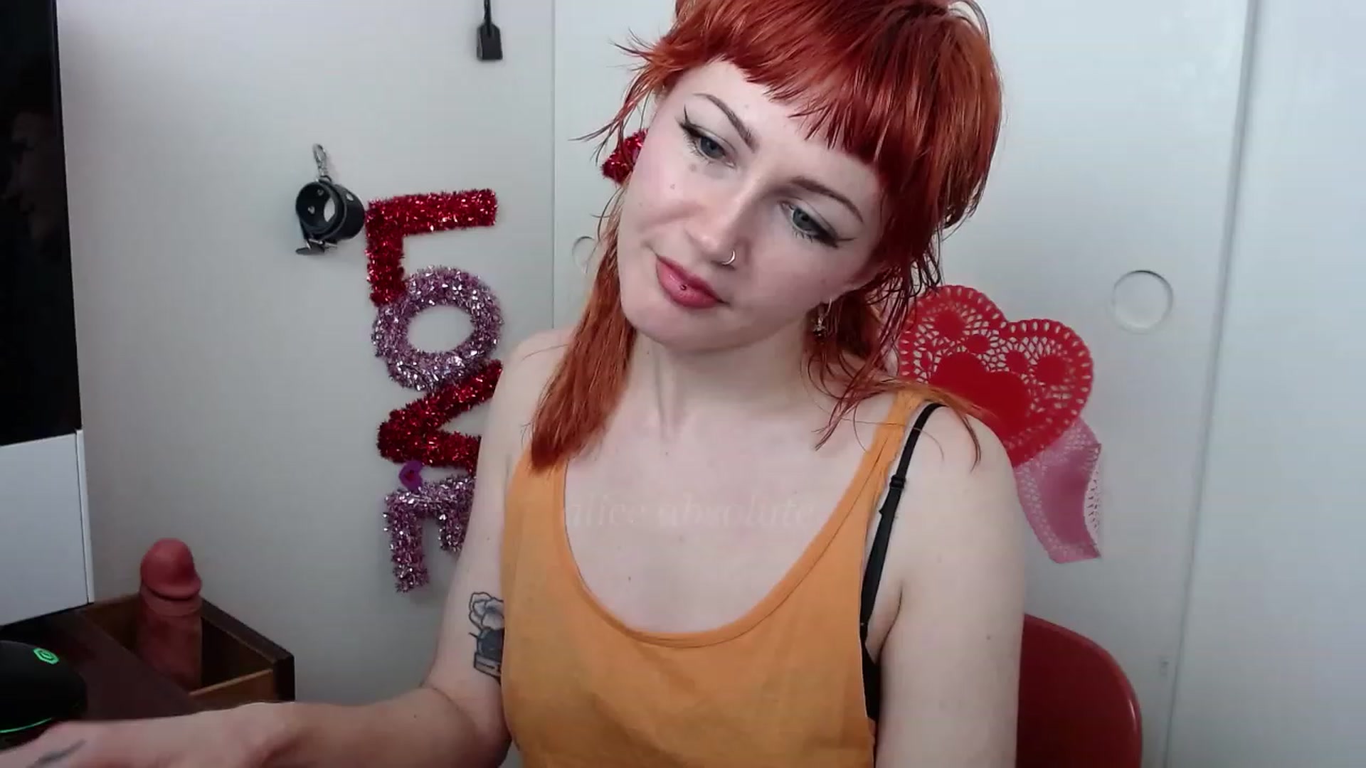 Gallery image thumbnail from aliceabs0lute's myfreecams stream on, 02/06/2023, 22:31 image 6 of 20
