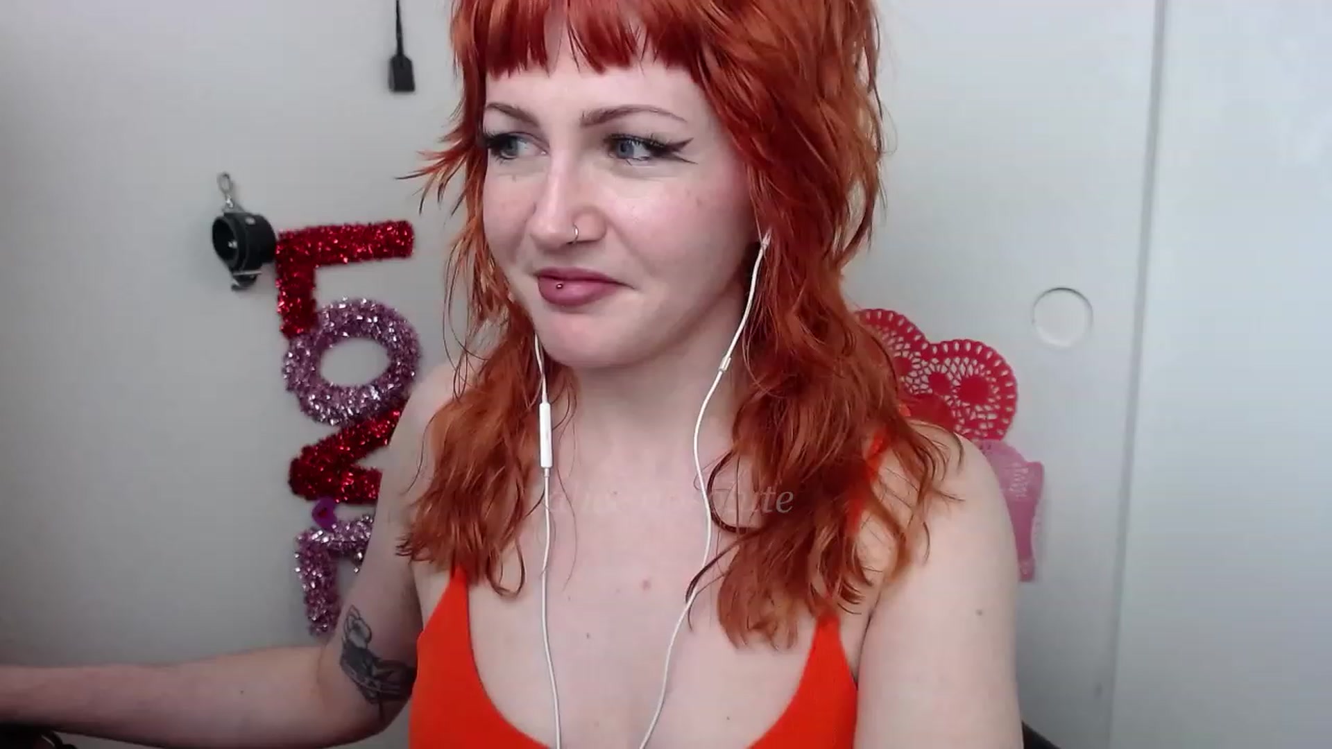 Gallery image thumbnail from aliceabs0lute's myfreecams stream on, 02/10/2023, 22:54 image 13 of 20