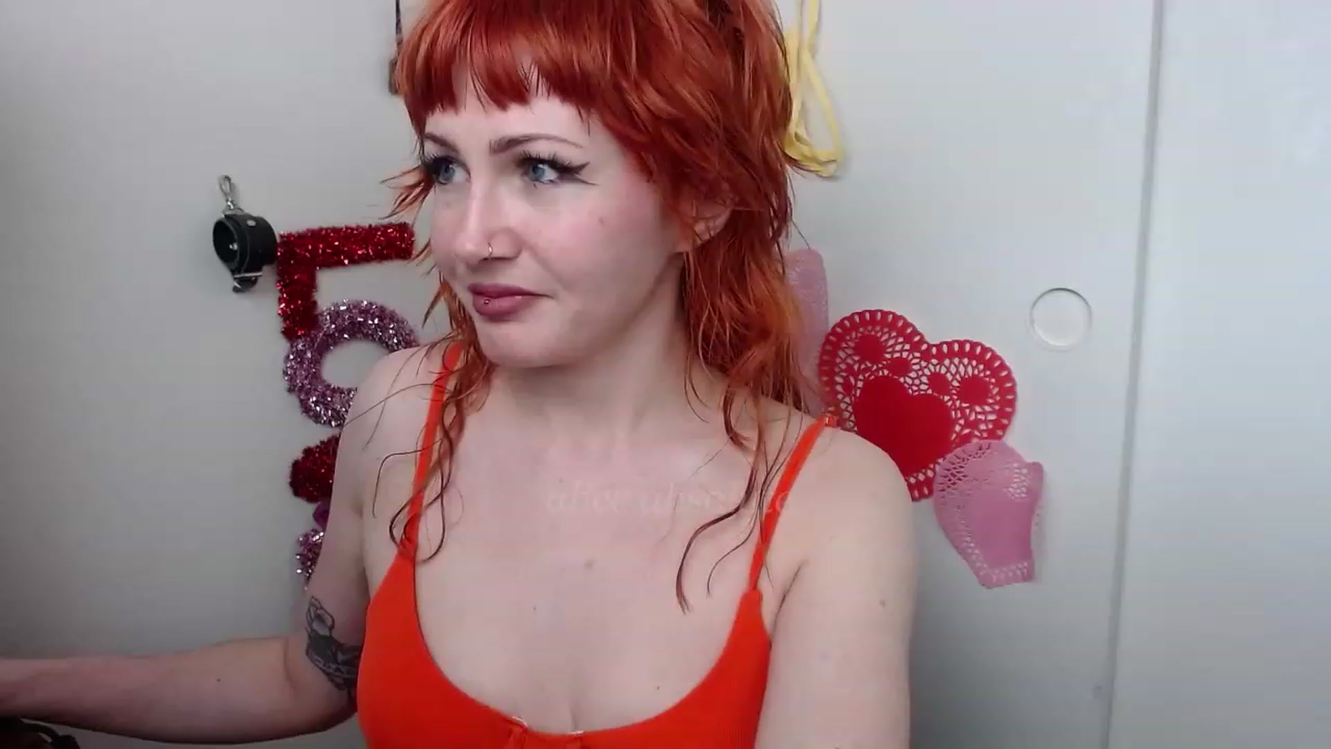 Gallery image thumbnail from aliceabs0lute's myfreecams stream on, 02/10/2023, 22:54 image 7 of 20