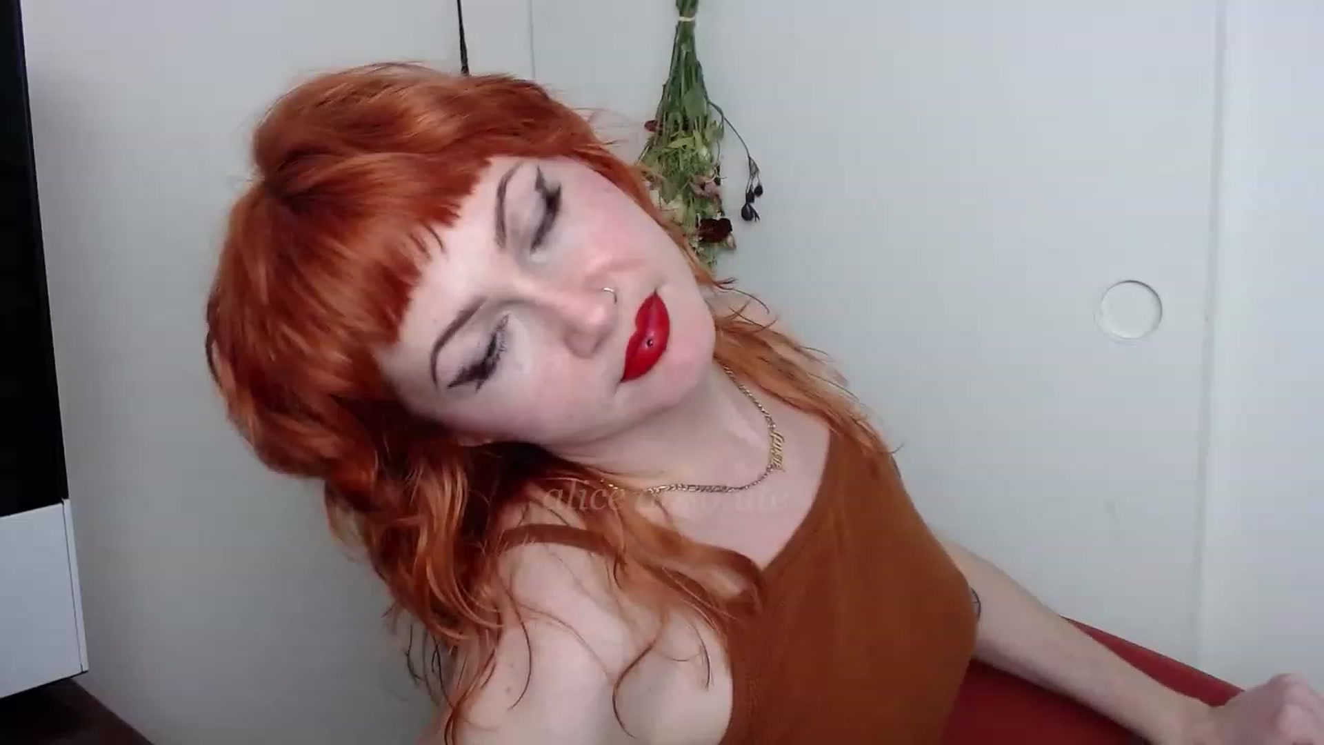 Gallery image thumbnail from aliceabs0lute's myfreecams stream on, 02/20/2023, 23:38 image 11 of 20