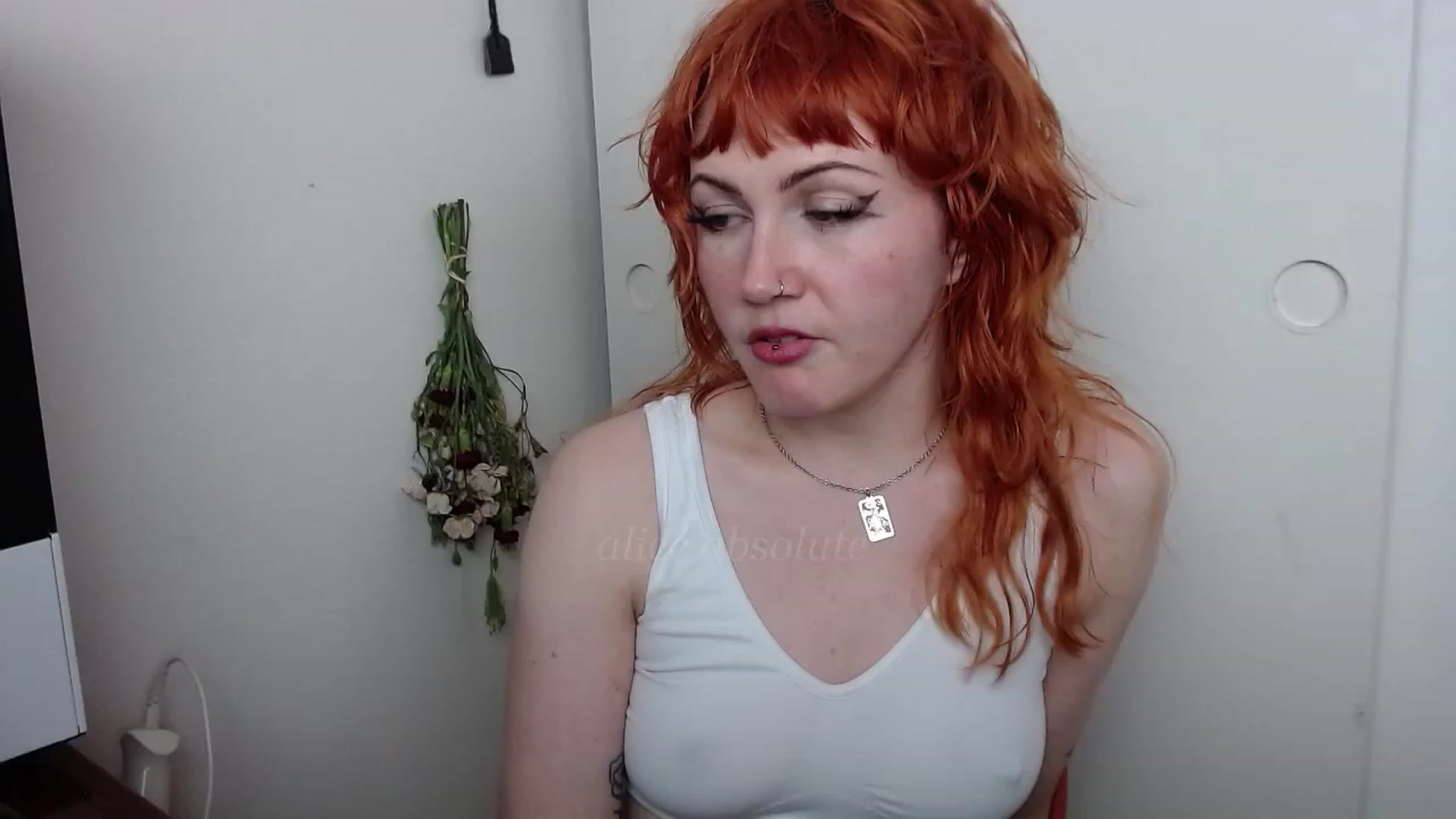 Gallery image thumbnail from aliceabs0lute's myfreecams stream on, 02/22/2023, 22:52 image 16 of 20