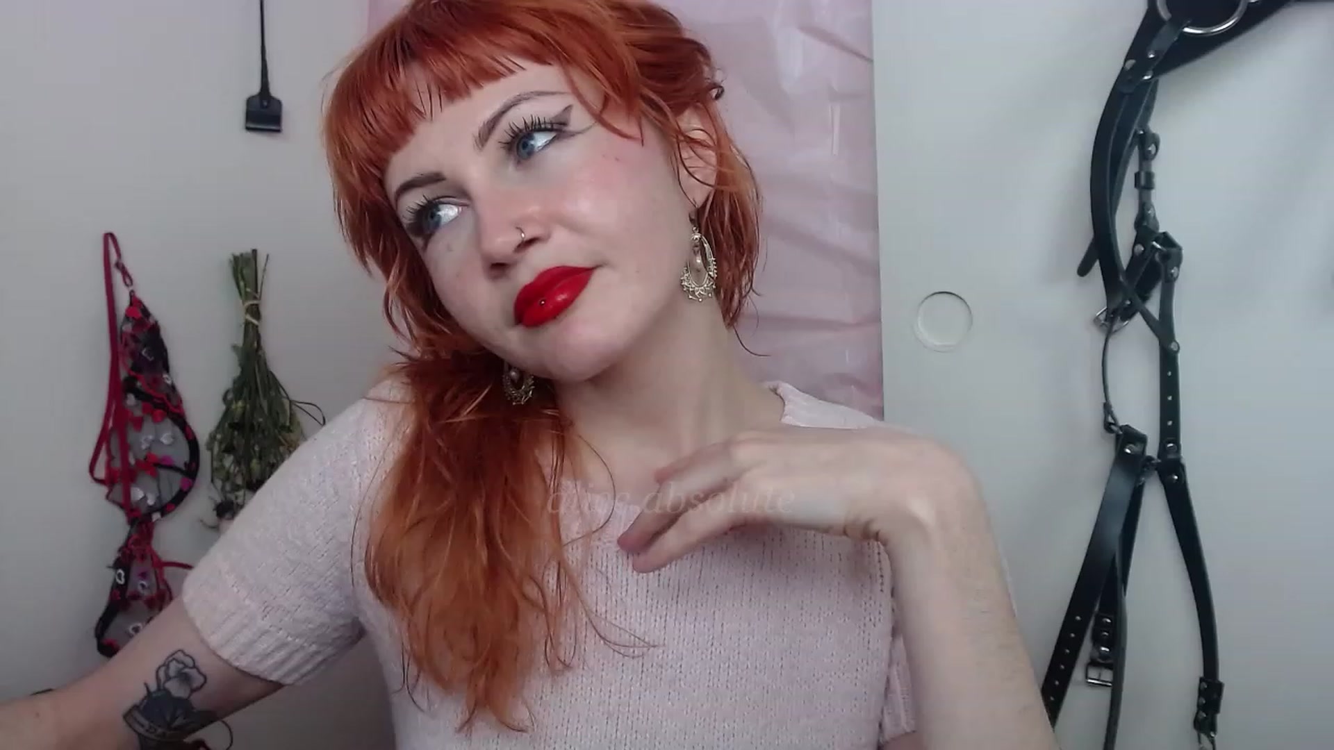 Gallery image thumbnail from aliceabs0lute's myfreecams stream on, 02/28/2023, 21:05 image 8 of 20