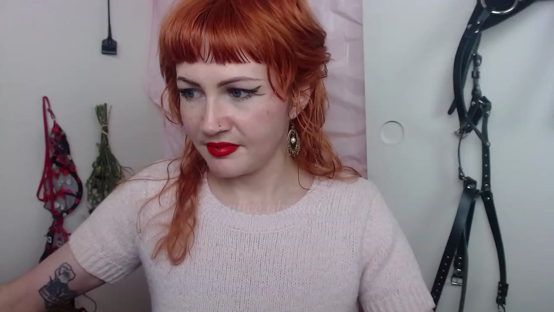 Gallery image thumbnail from aliceabs0lute's myfreecams stream on, 02/28/2023, 21:05 image 19 of 20