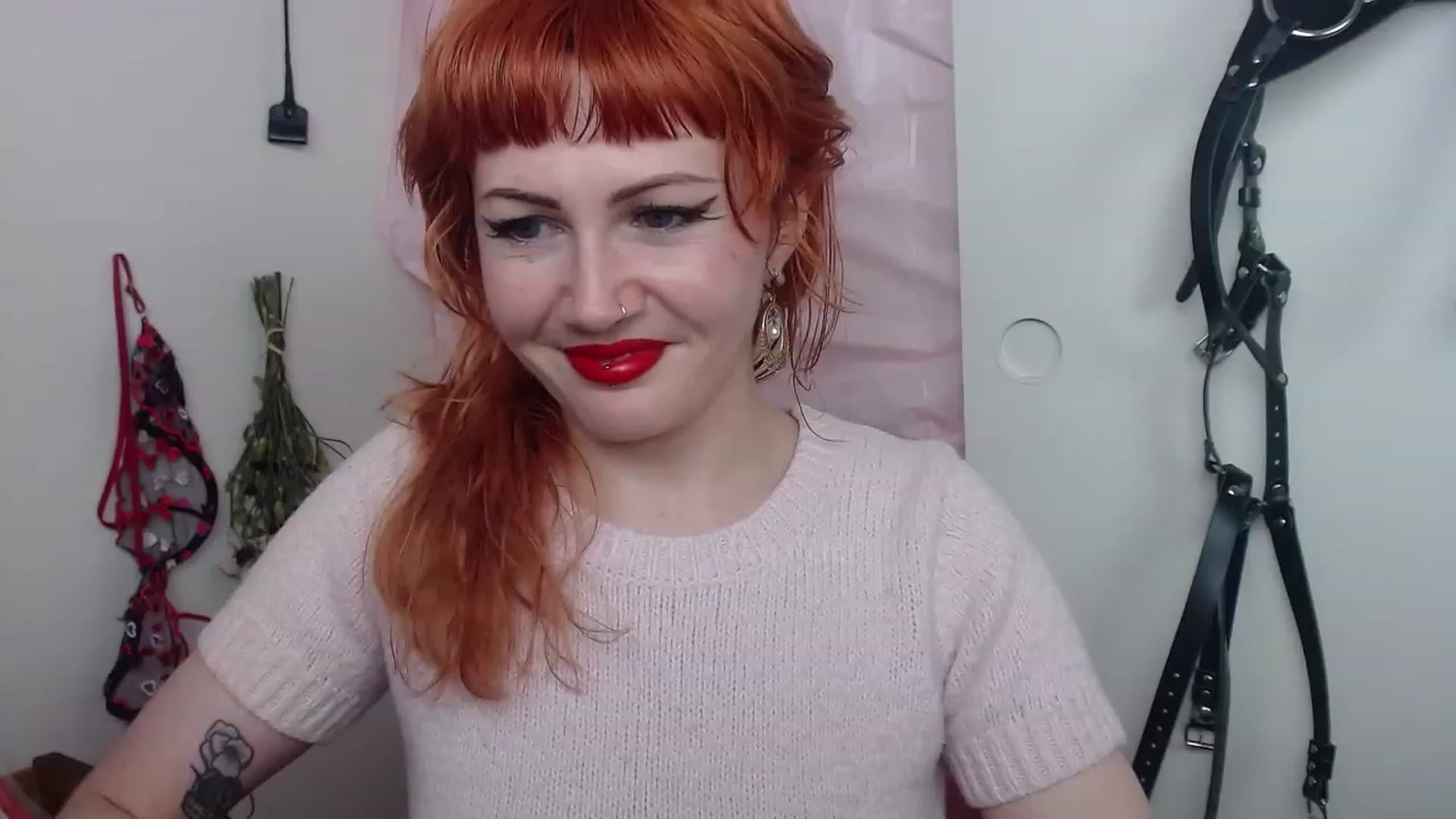 Gallery image thumbnail from aliceabs0lute's myfreecams stream on, 02/28/2023, 21:05 image 7 of 20