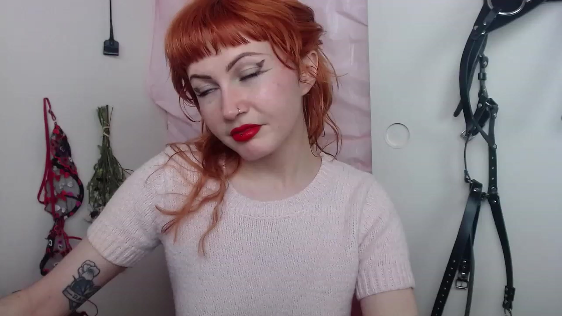 Gallery image thumbnail from aliceabs0lute's myfreecams stream on, 02/28/2023, 21:05 image 1 of 20