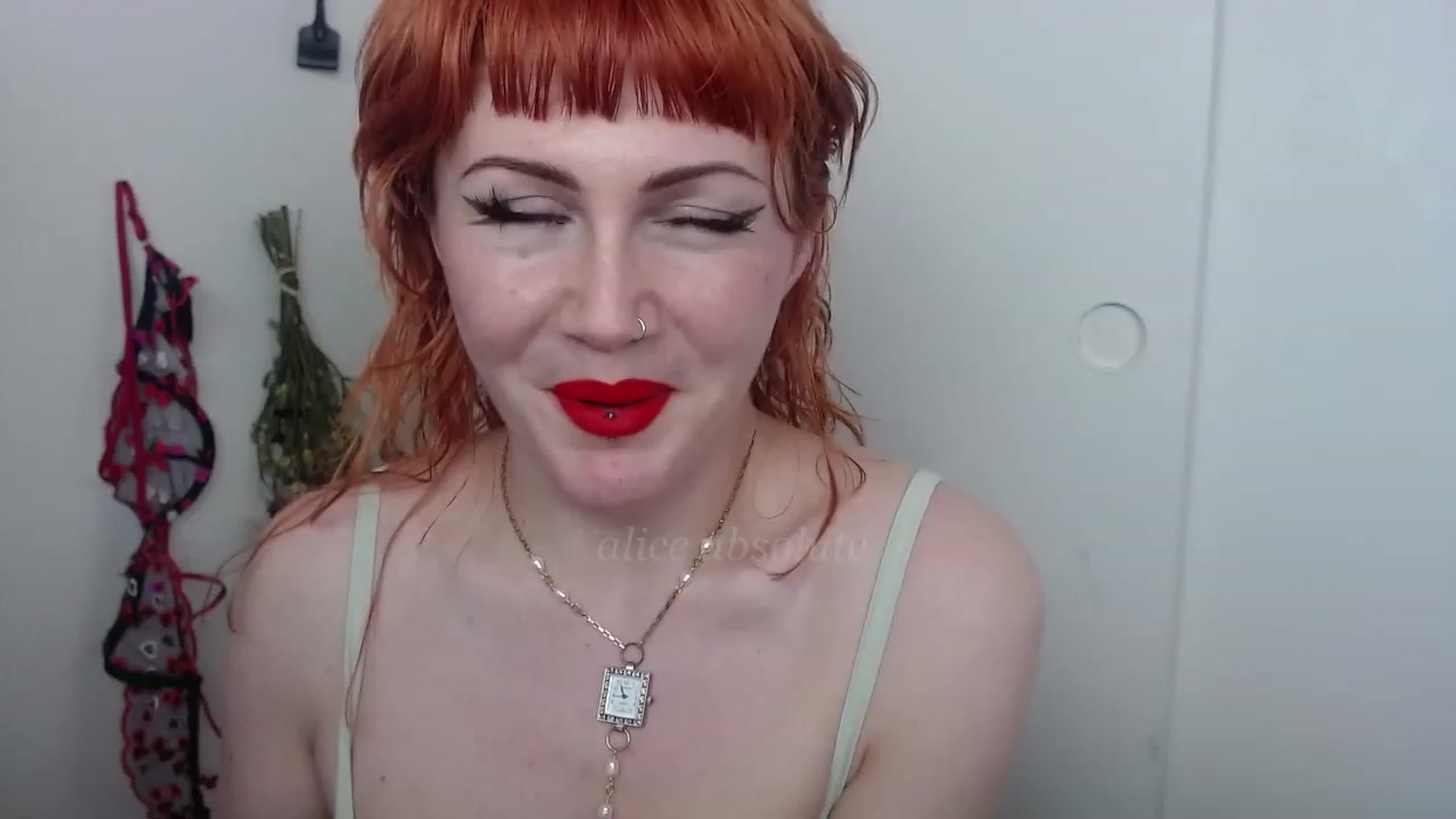 Gallery image thumbnail from aliceabs0lute's myfreecams stream on, 03/01/2023, 20:42 image 2 of 20